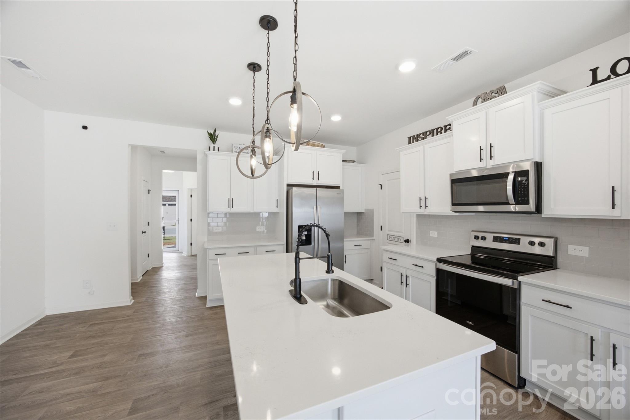 2037 Crooked Oak Lane — York