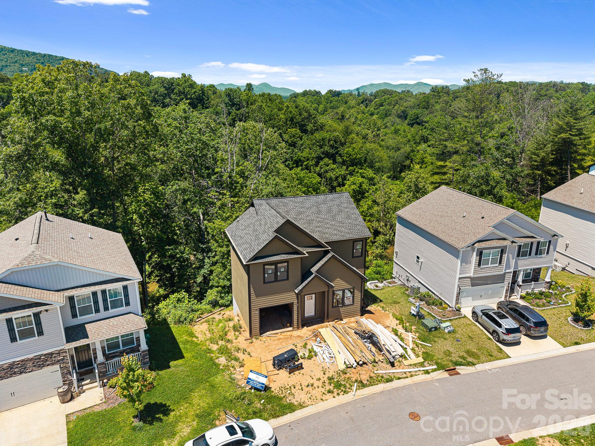 914 Newport Court — Asheville