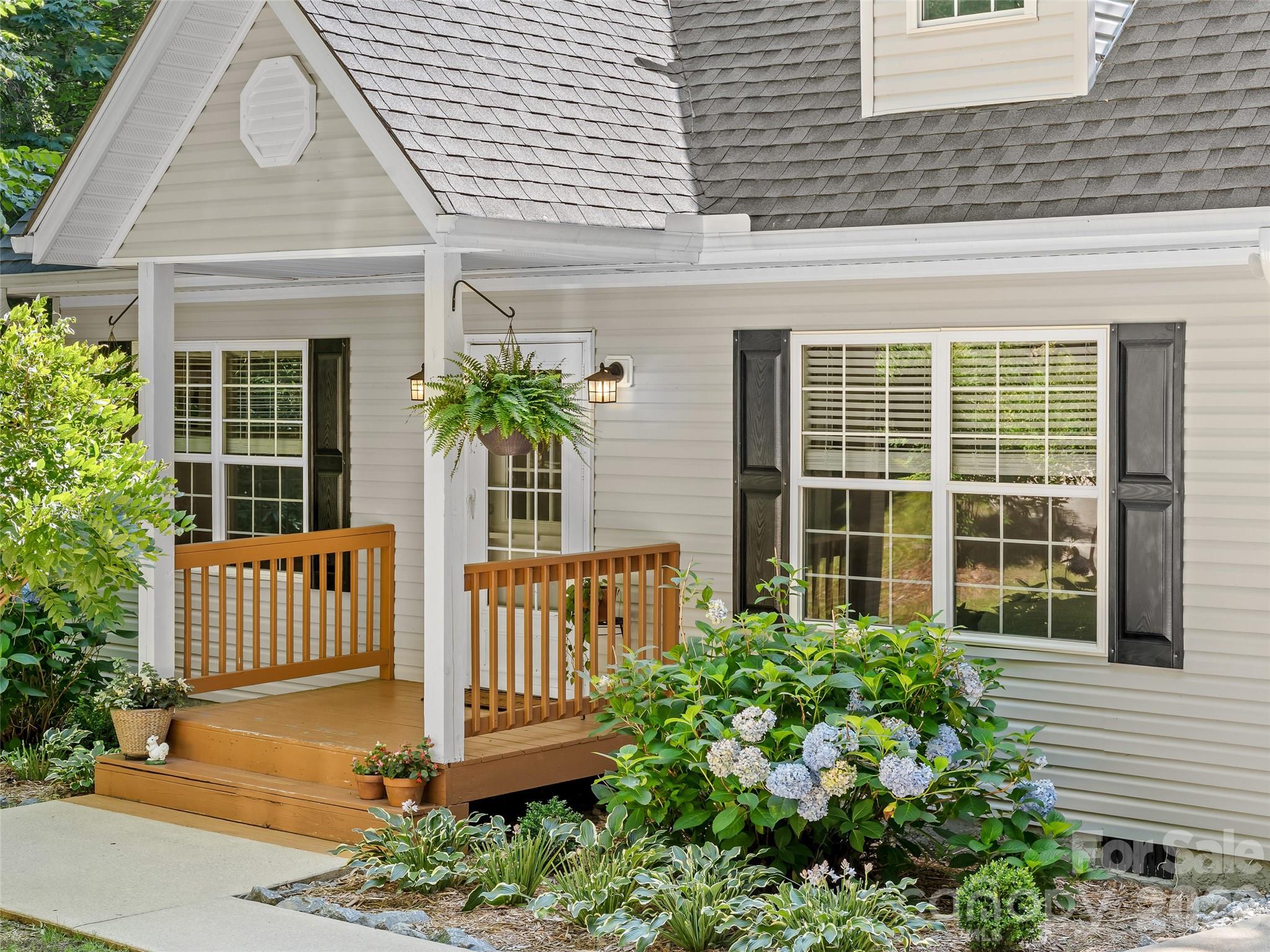 53 Honeysuckle Ridge Road — Pisgah Forest