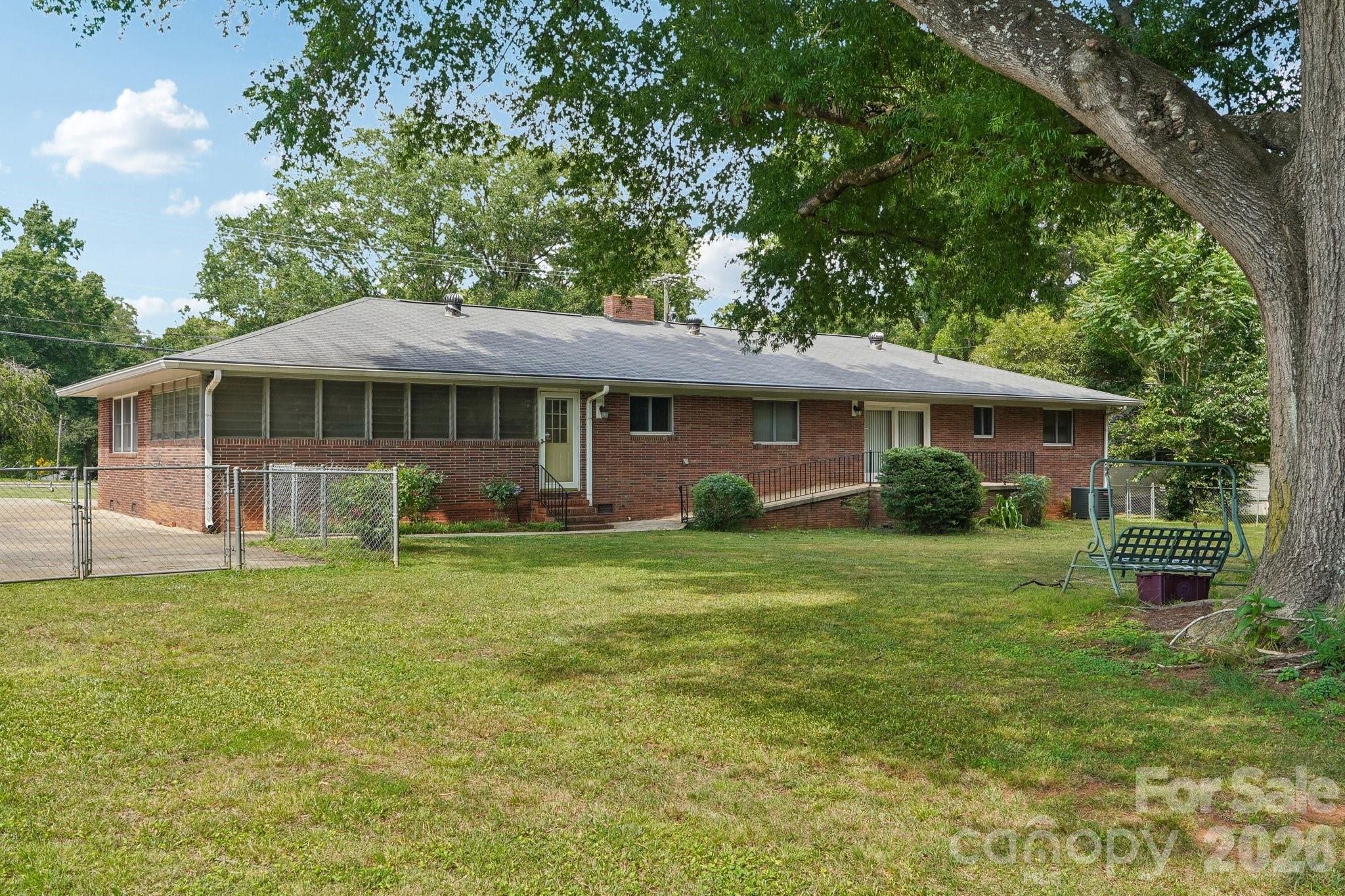 2819 Gardner Park Drive — Gastonia