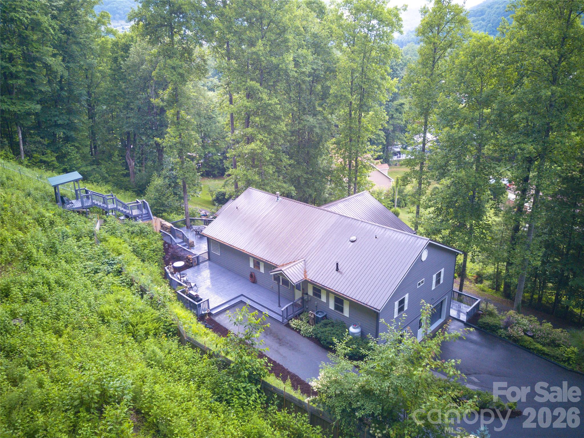7 Higel Lane — Maggie Valley