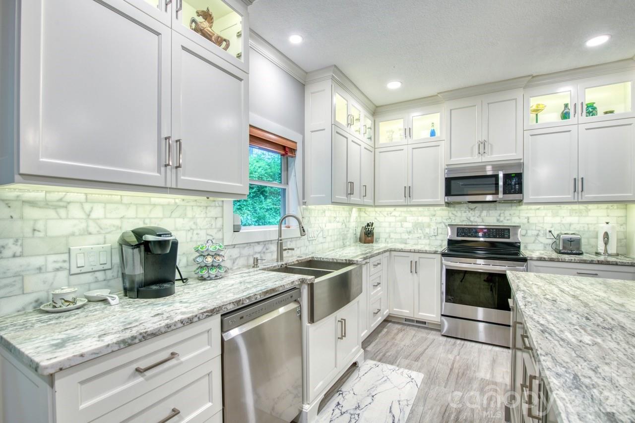 7 Higel Lane — Maggie Valley