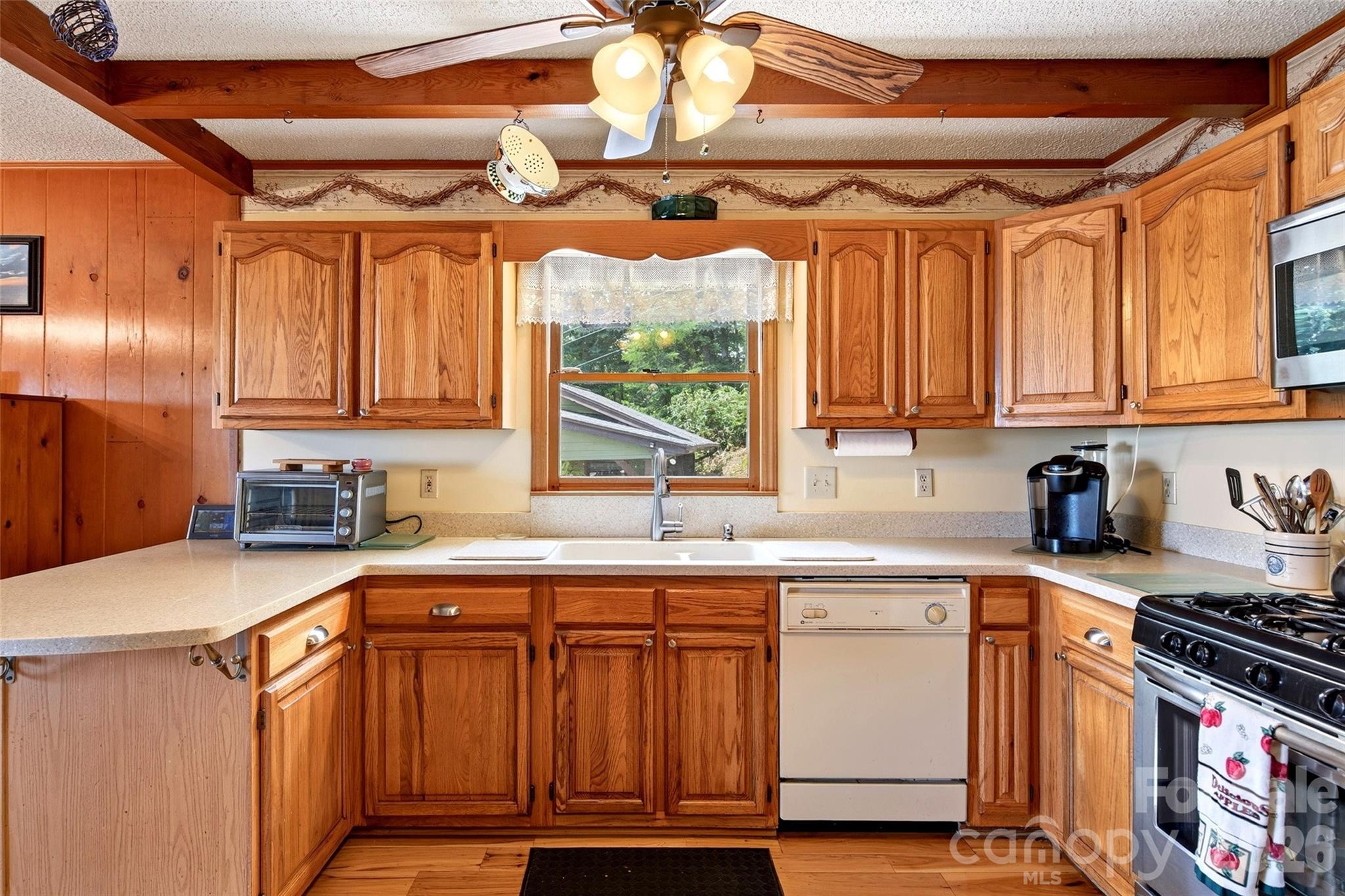 1347 Wipprecht Drive — Spruce Pine
