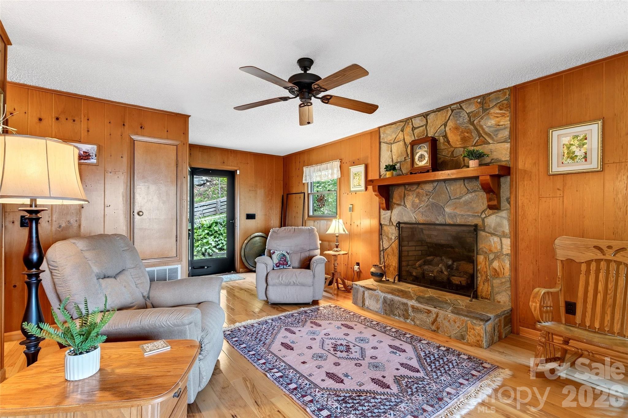 1347 Wipprecht Drive — Spruce Pine