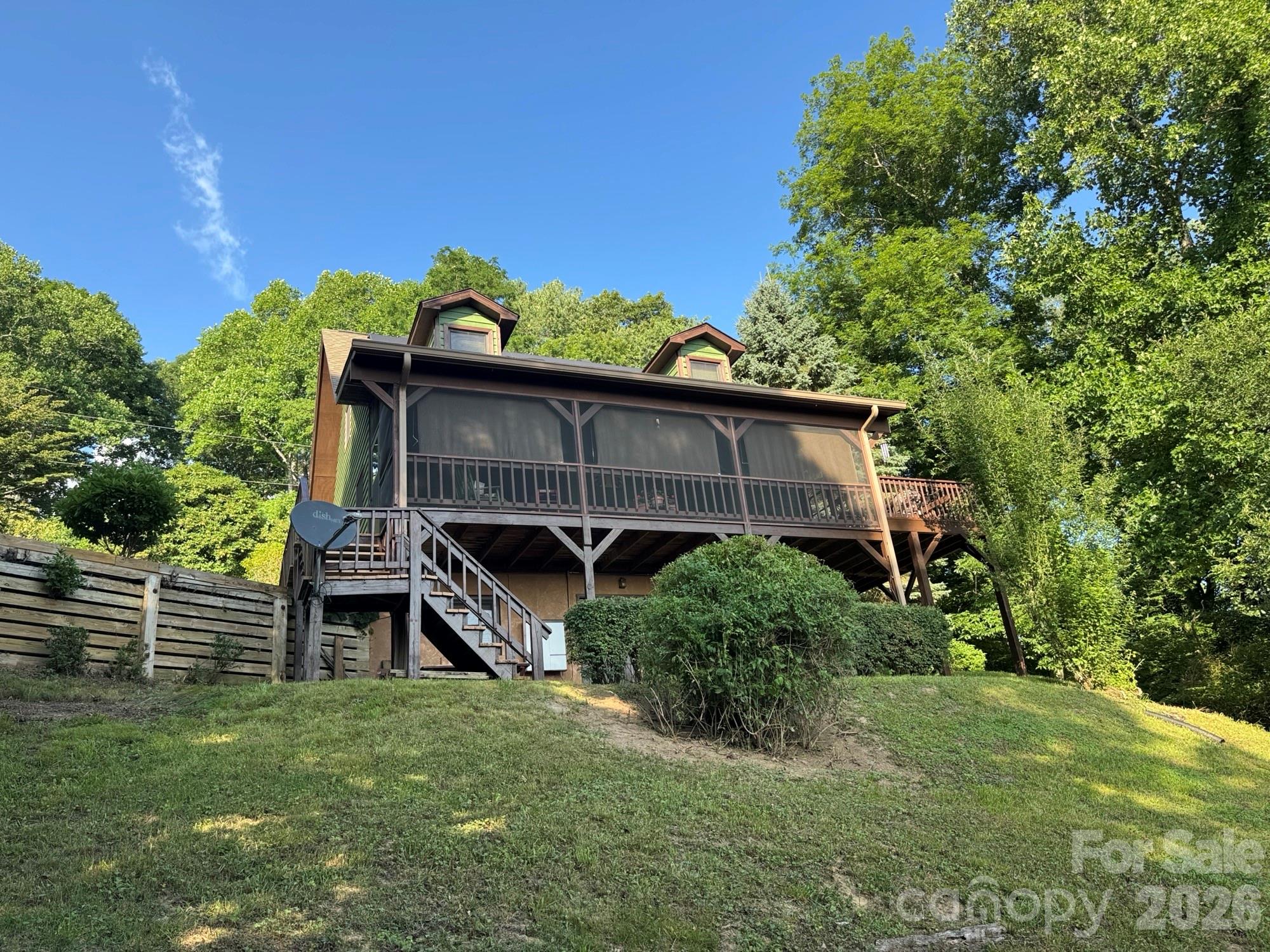 1347 Wipprecht Drive — Spruce Pine