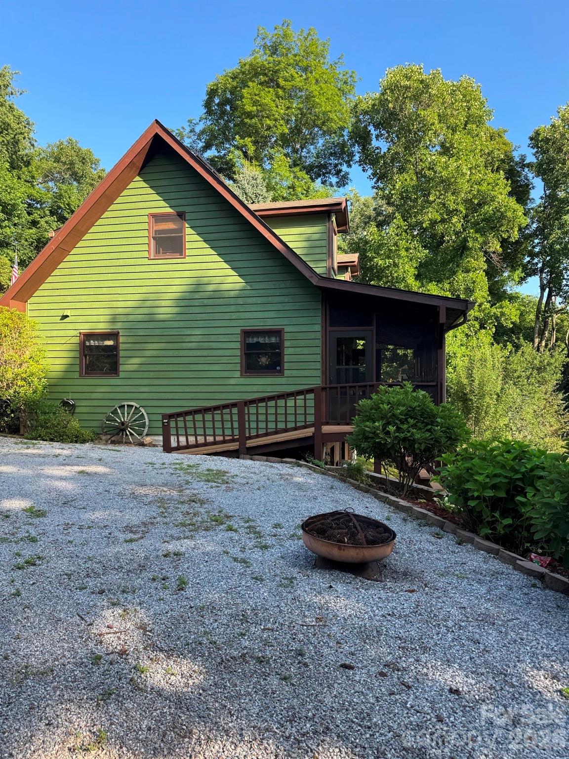 1347 Wipprecht Drive — Spruce Pine