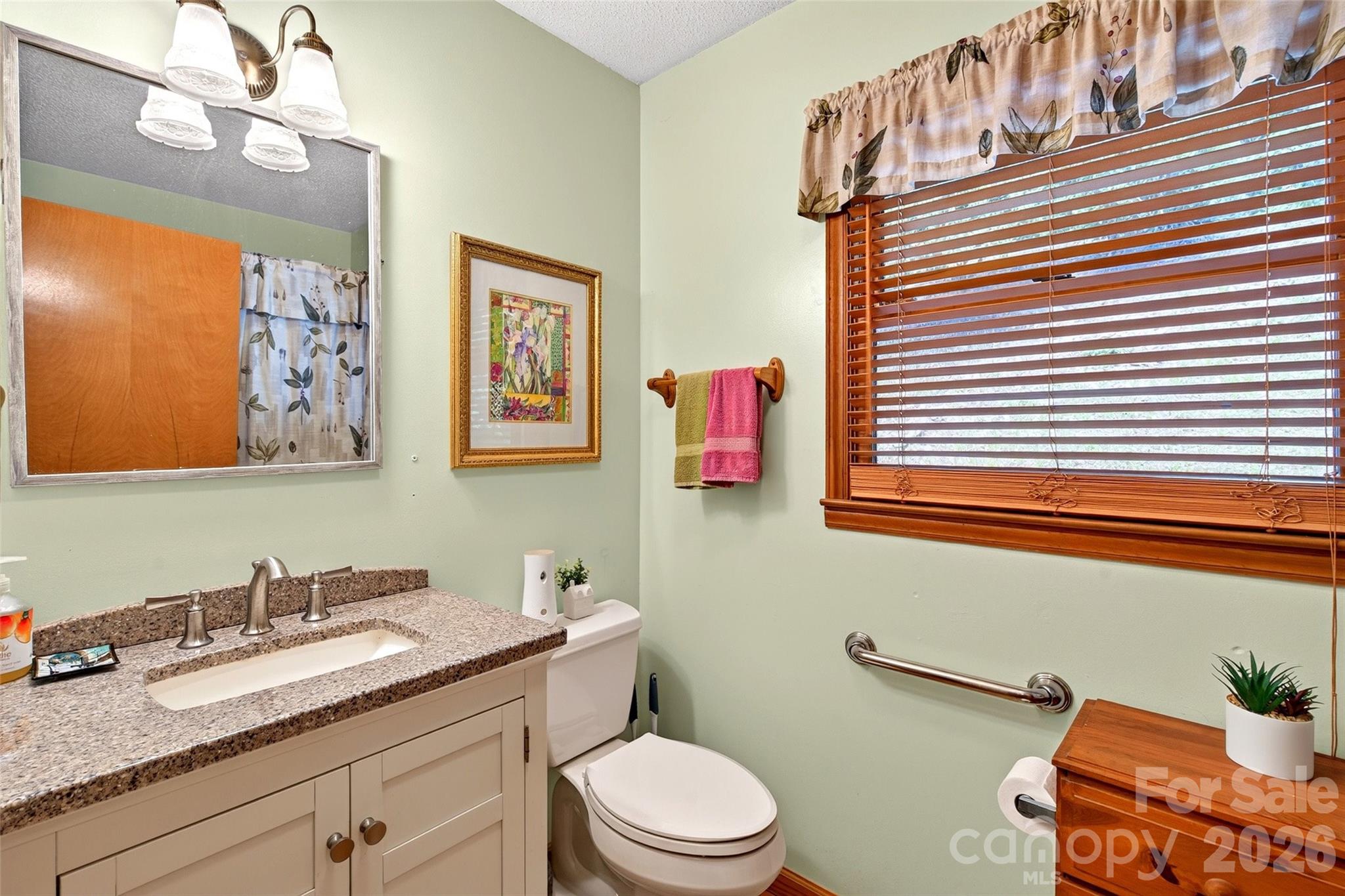 1347 Wipprecht Drive — Spruce Pine