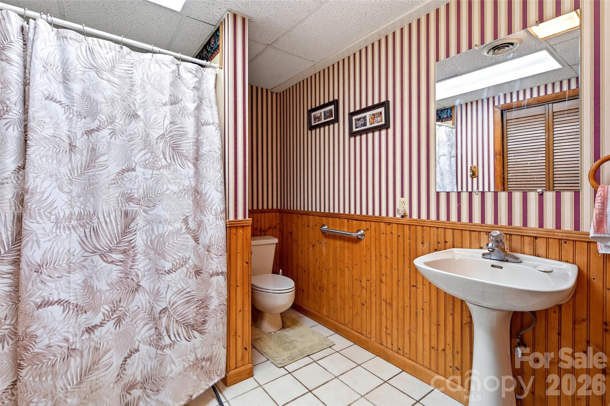 1347 Wipprecht Drive — Spruce Pine