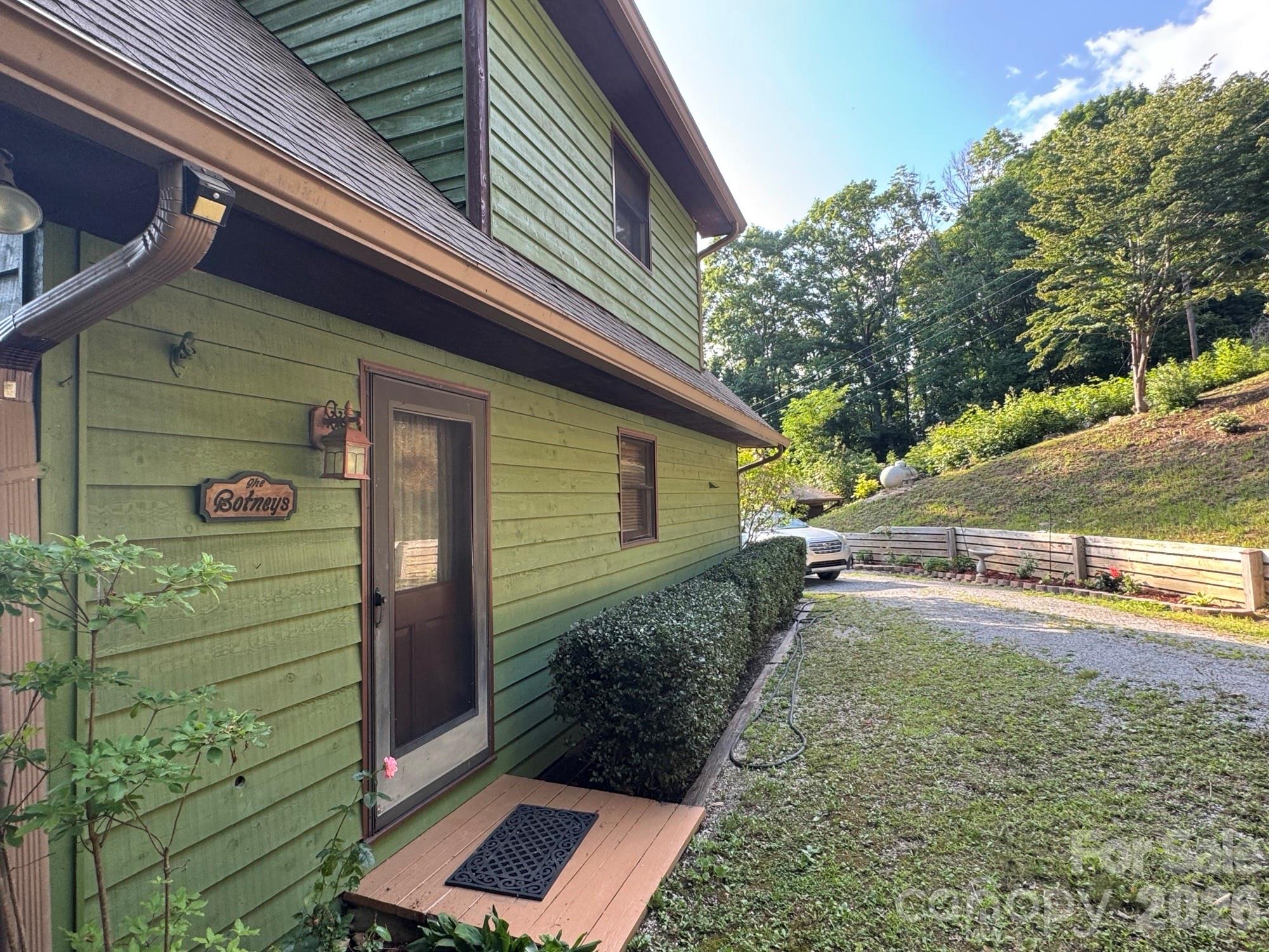 1347 Wipprecht Drive — Spruce Pine