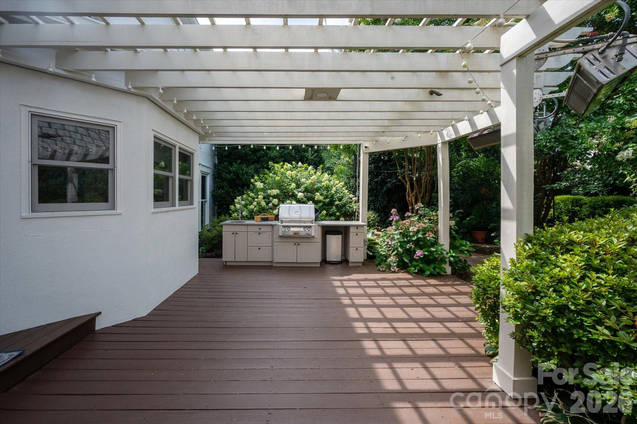 11423 Colonial Country Lane — Charlotte