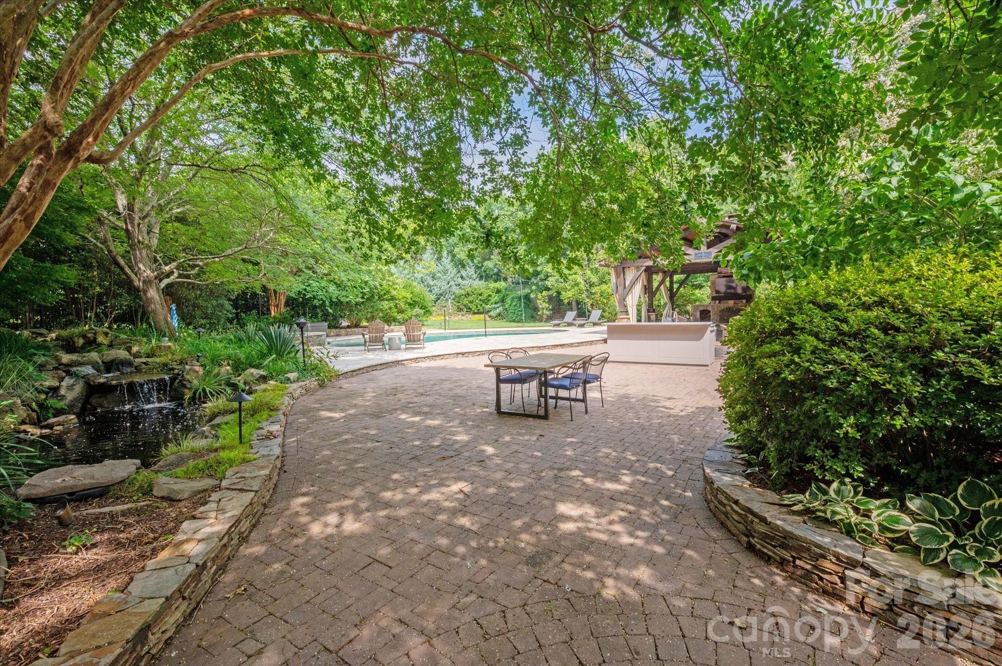 11423 Colonial Country Lane — Charlotte