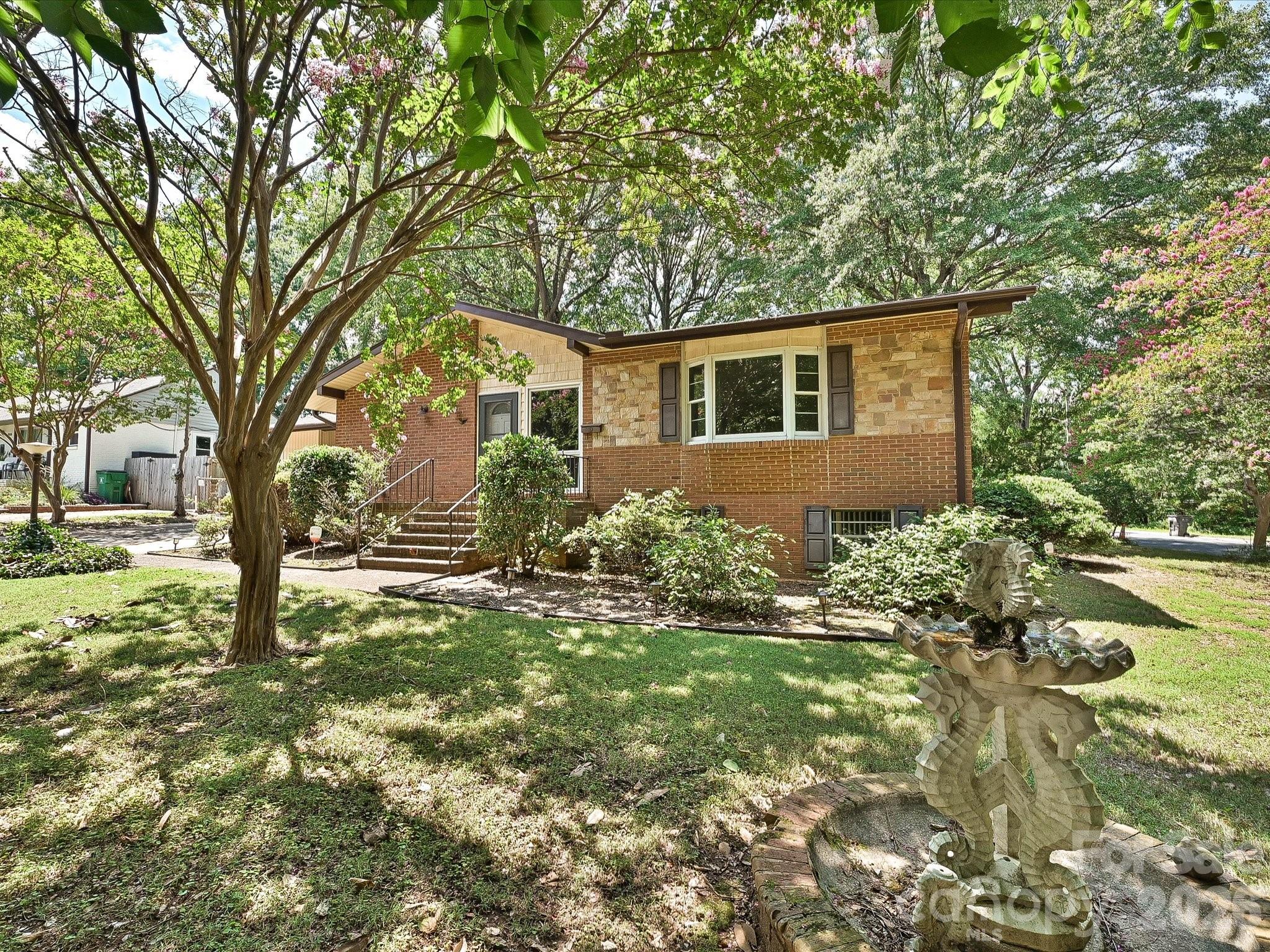 3000 Barfield Drive — Charlotte