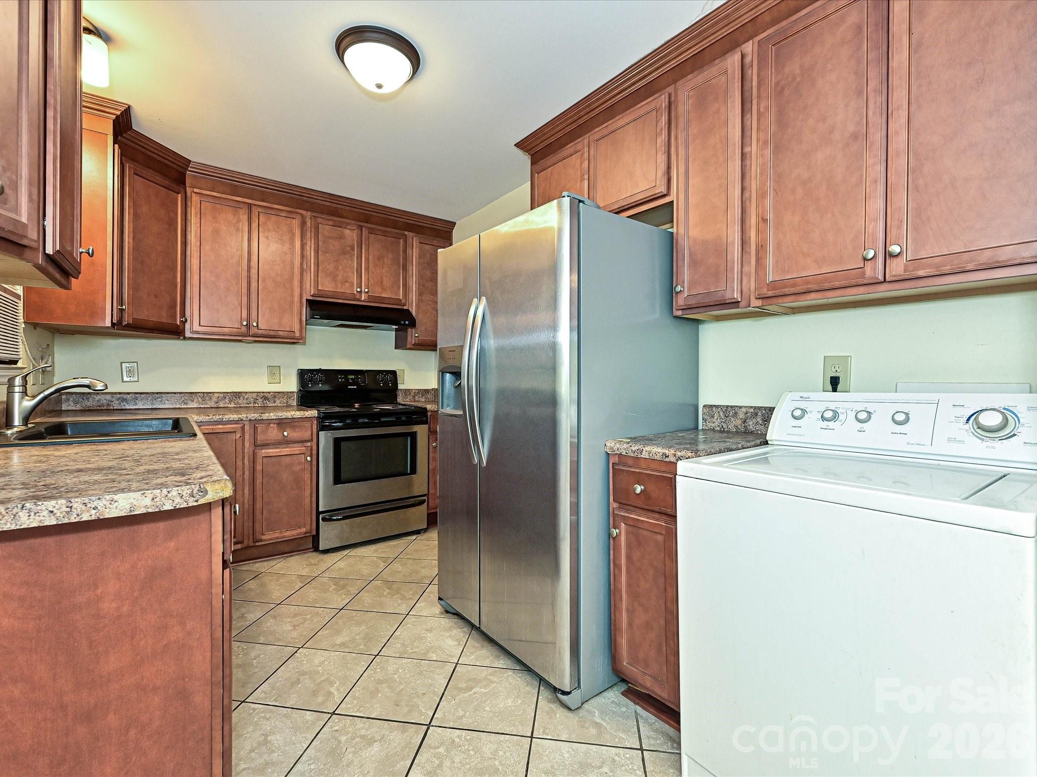 3000 Barfield Drive — Charlotte