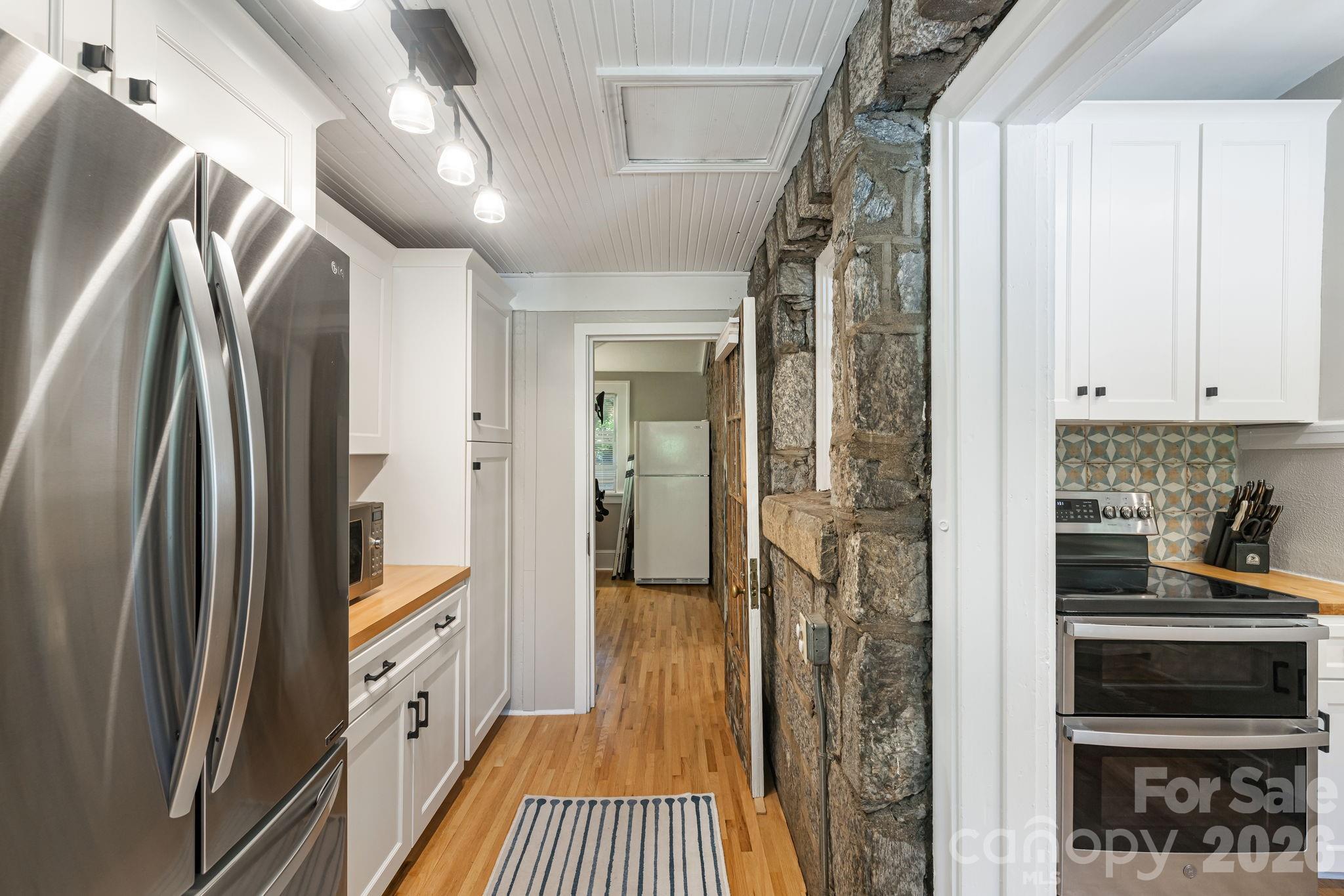 25 Saint Dunstans Circle — Asheville