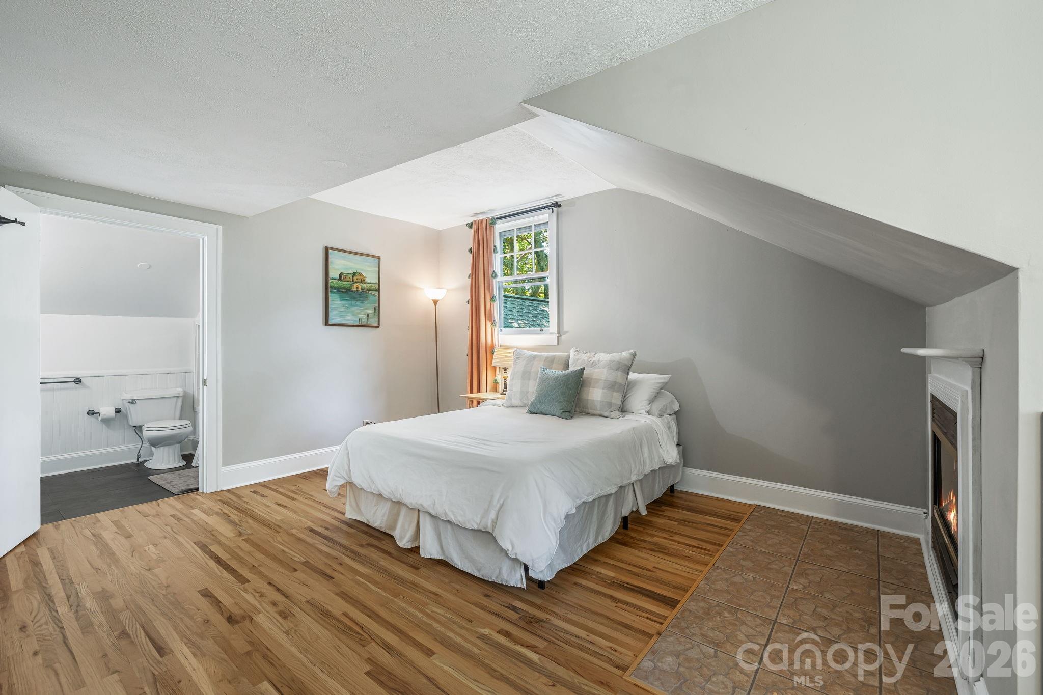 25 Saint Dunstans Circle — Asheville