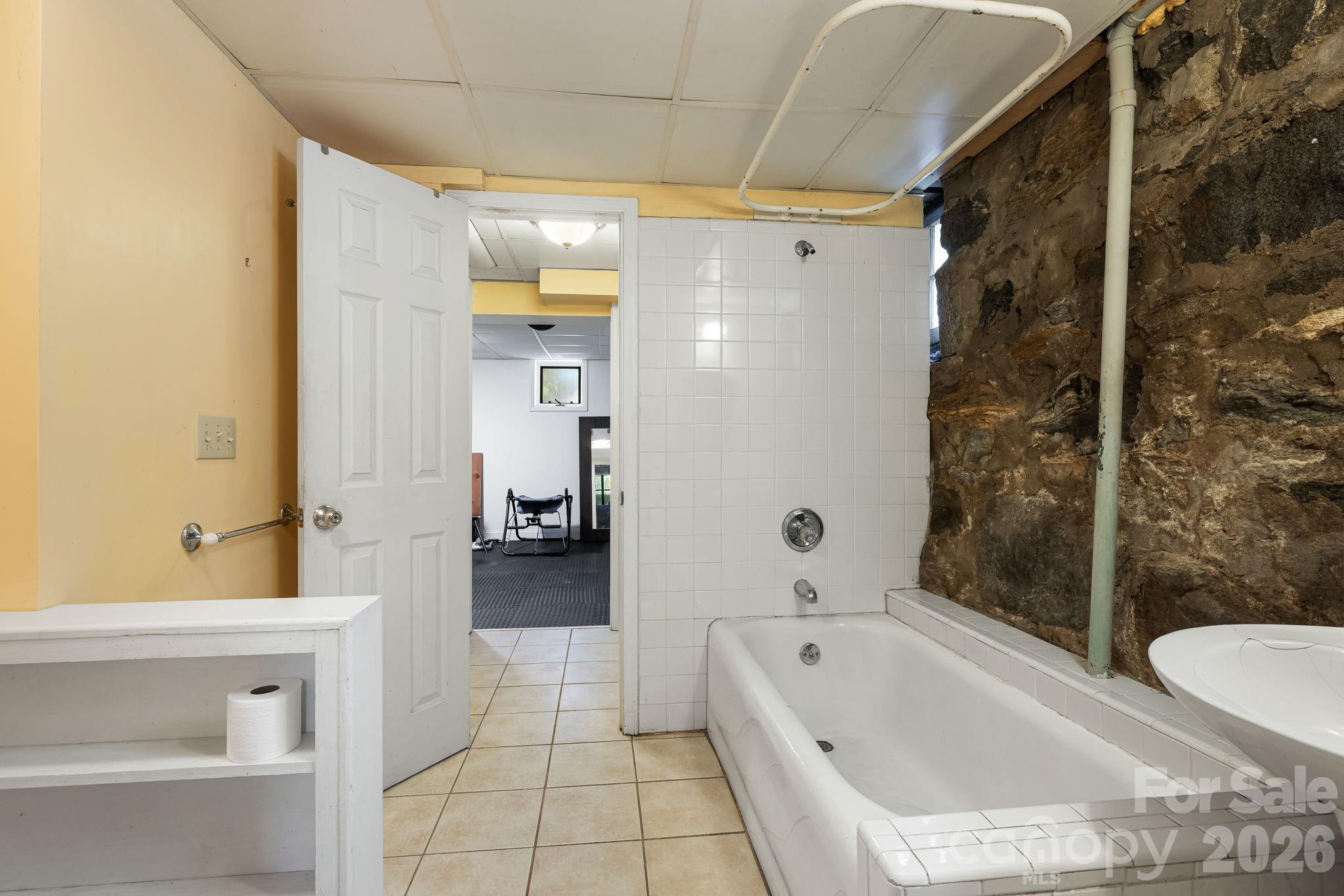 25 Saint Dunstans Circle — Asheville