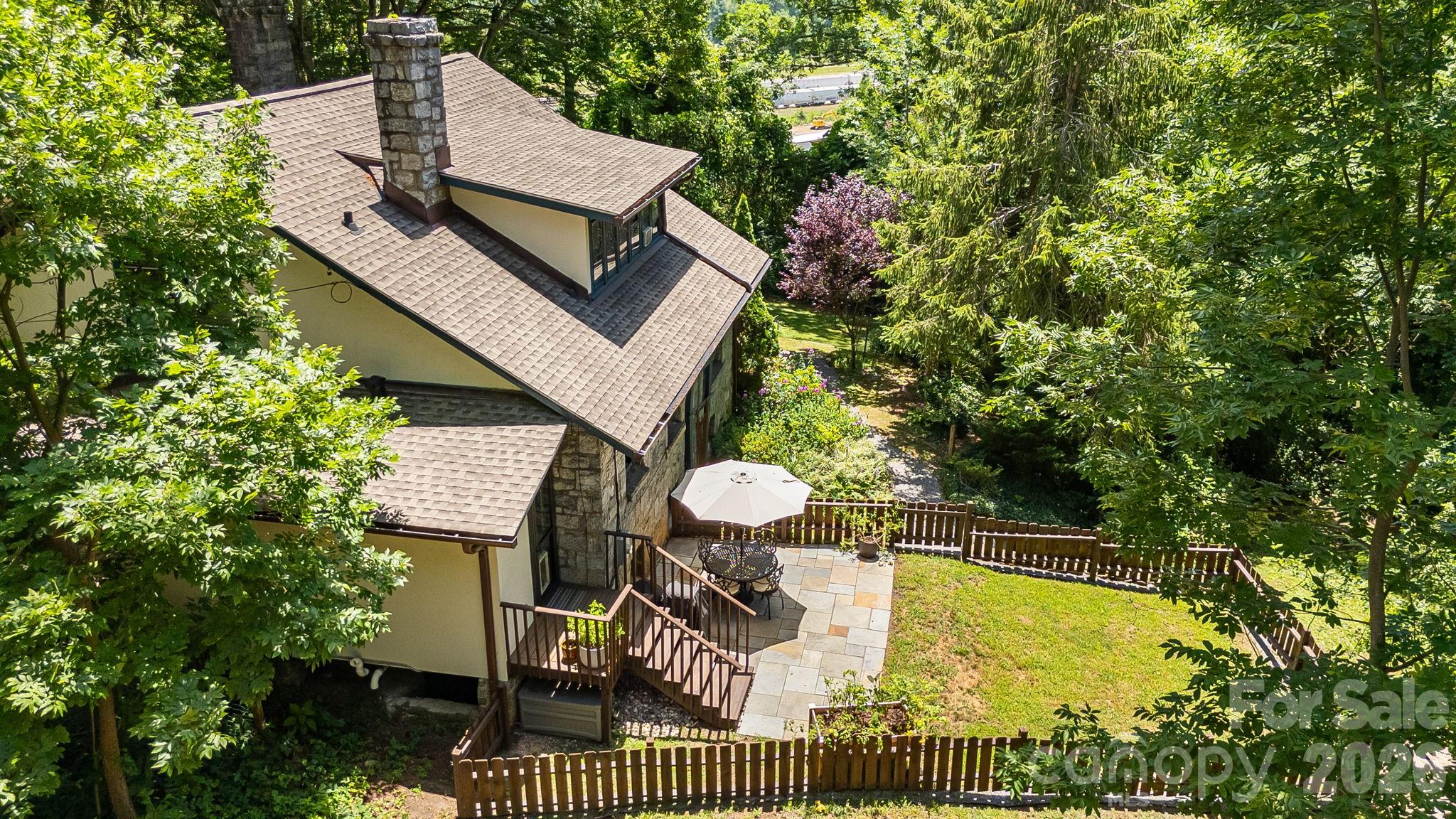 25 Saint Dunstans Circle — Asheville