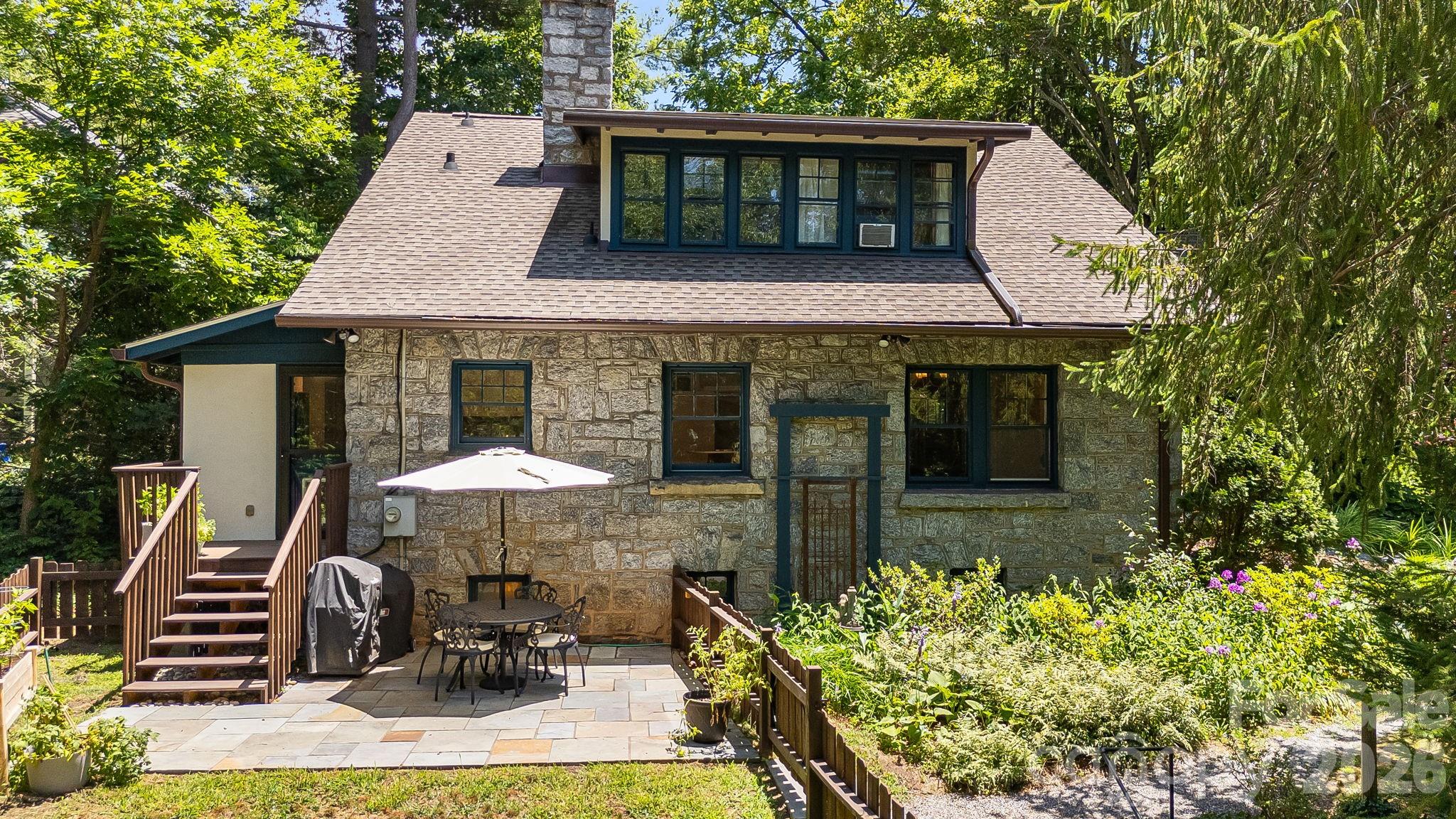 25 Saint Dunstans Circle — Asheville