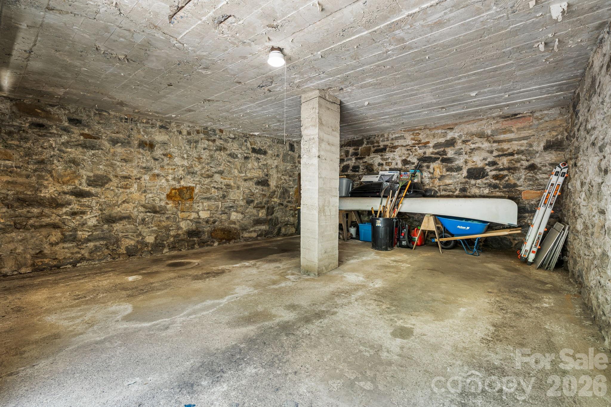 25 Saint Dunstans Circle — Asheville