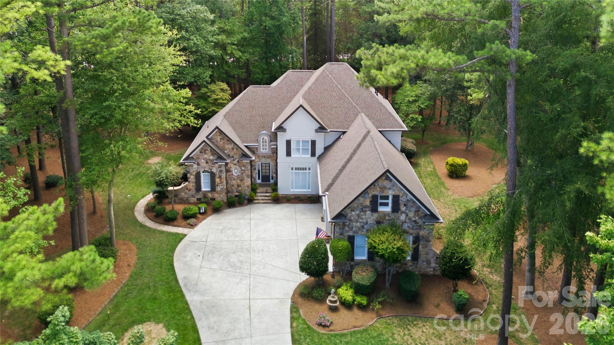 103 White Crest Court — Mooresville