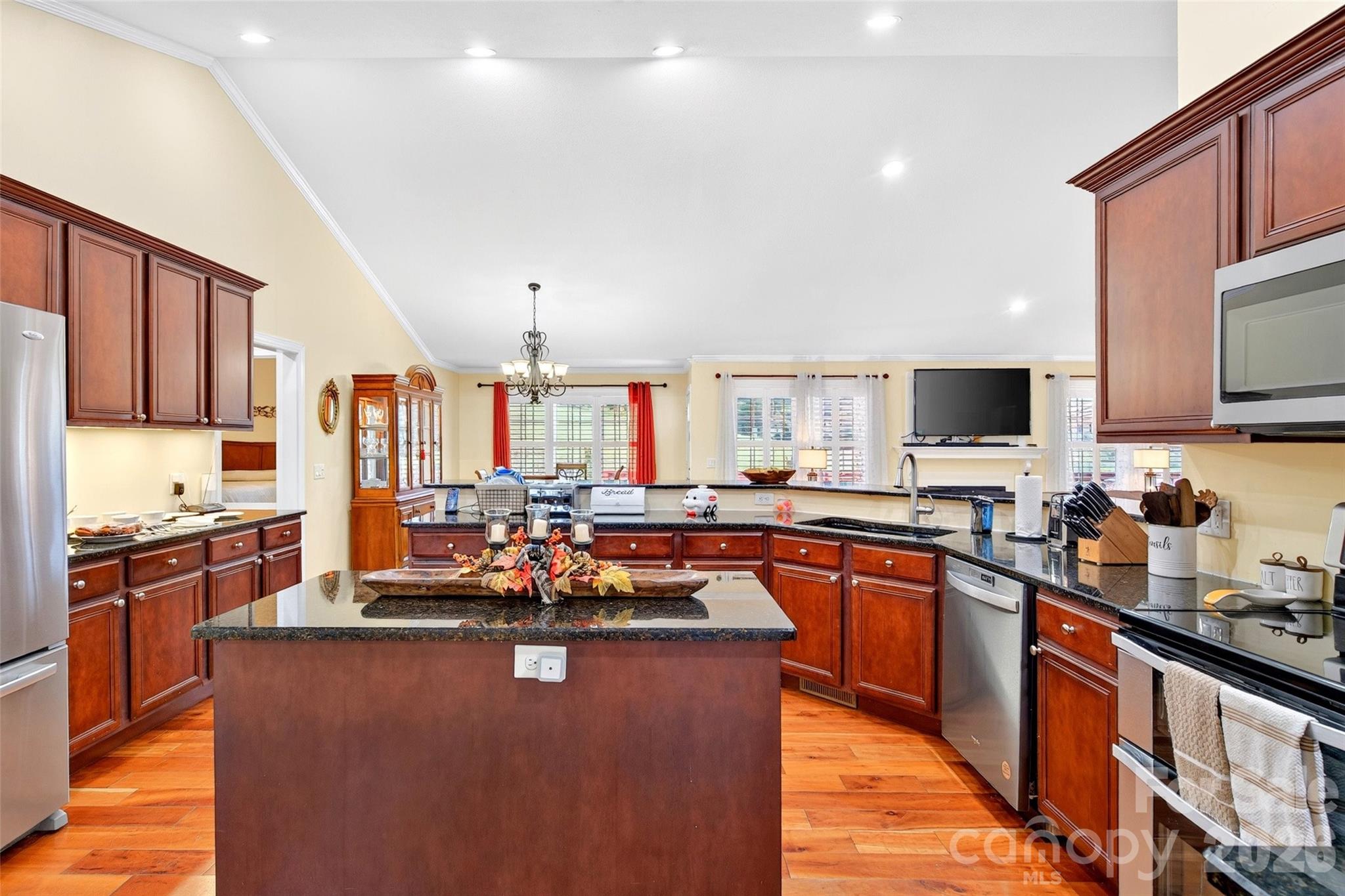 1174 Dale Road — Spruce Pine