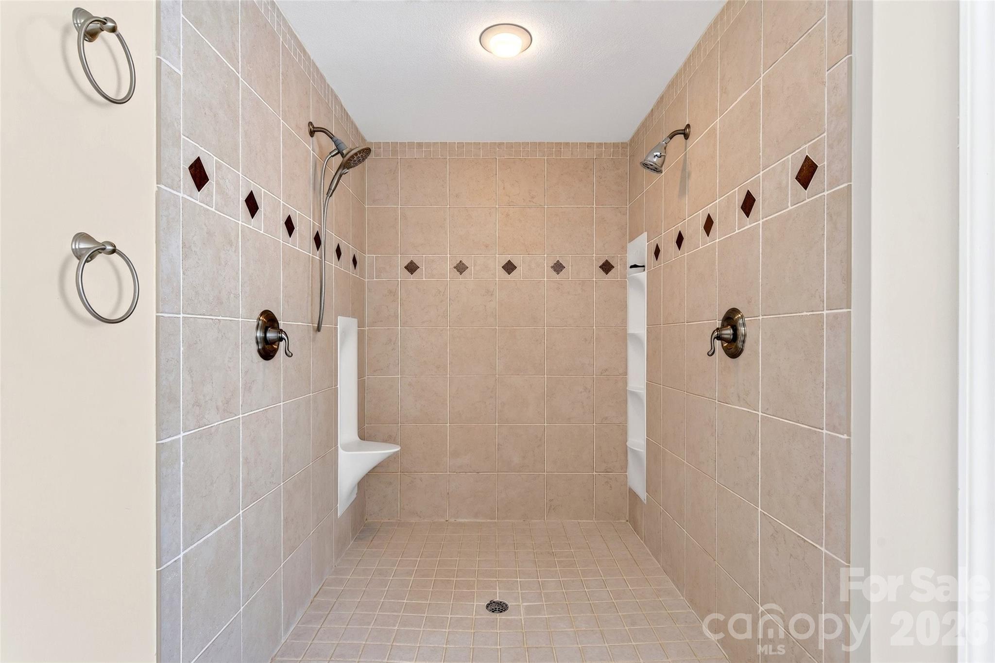 1174 Dale Road — Spruce Pine