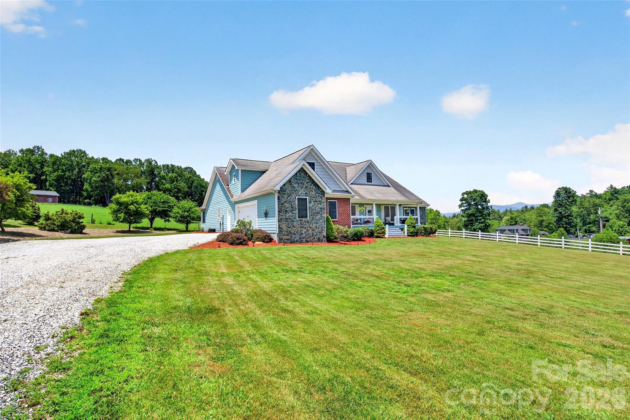1174 Dale Road — Spruce Pine