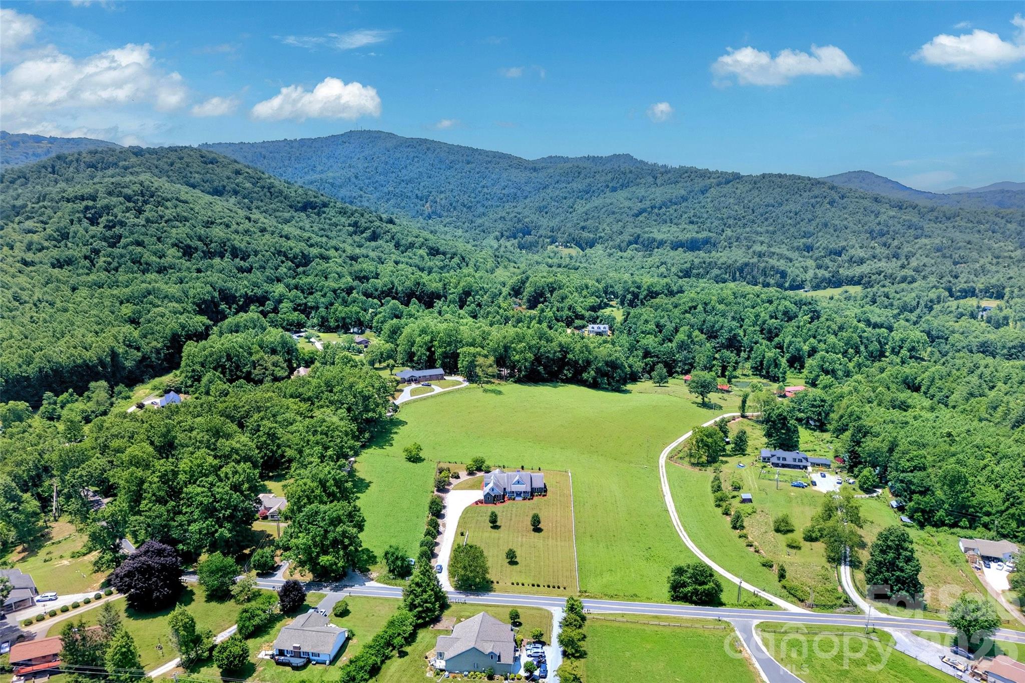 1174 Dale Road — Spruce Pine