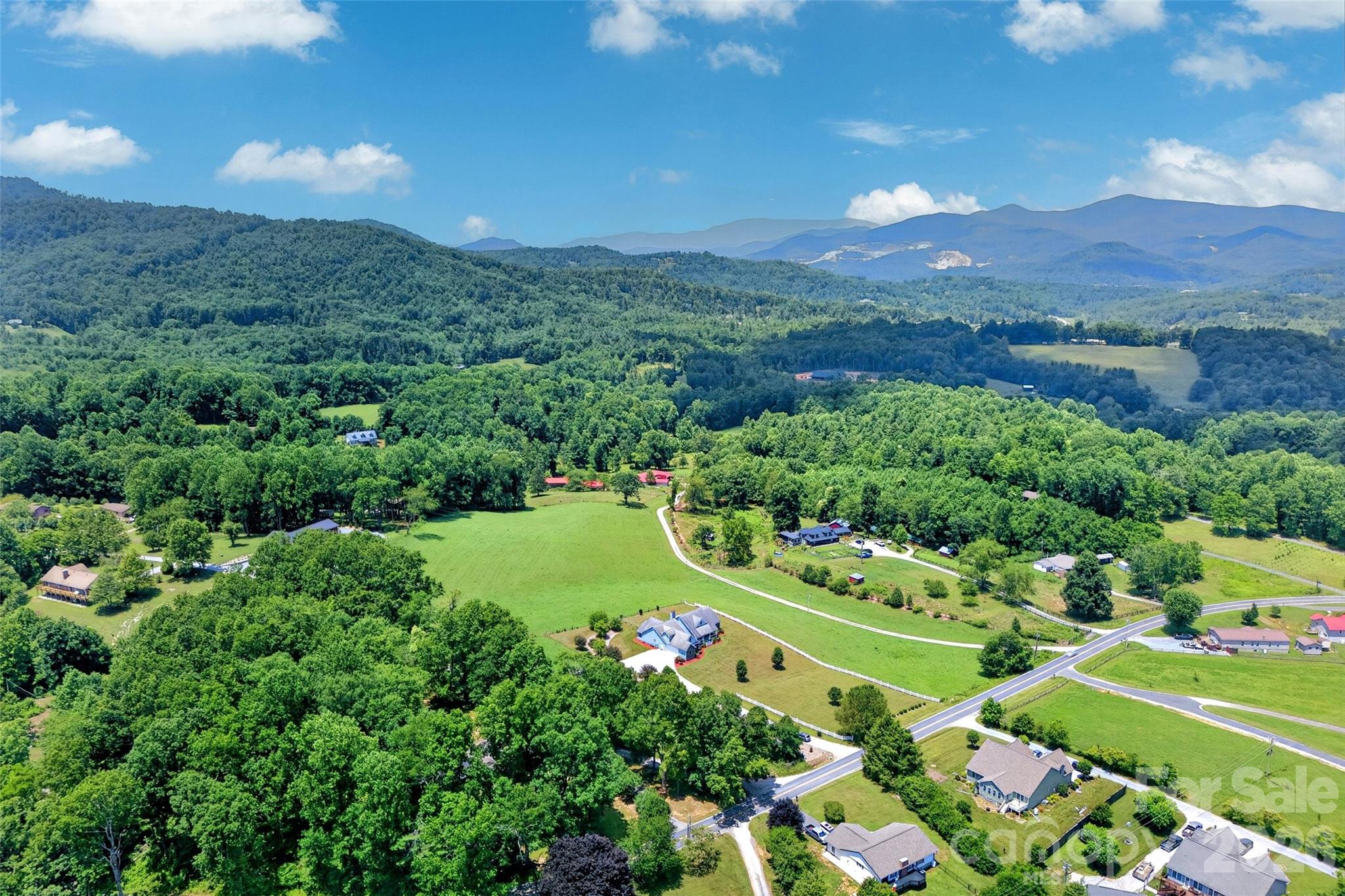1174 Dale Road — Spruce Pine