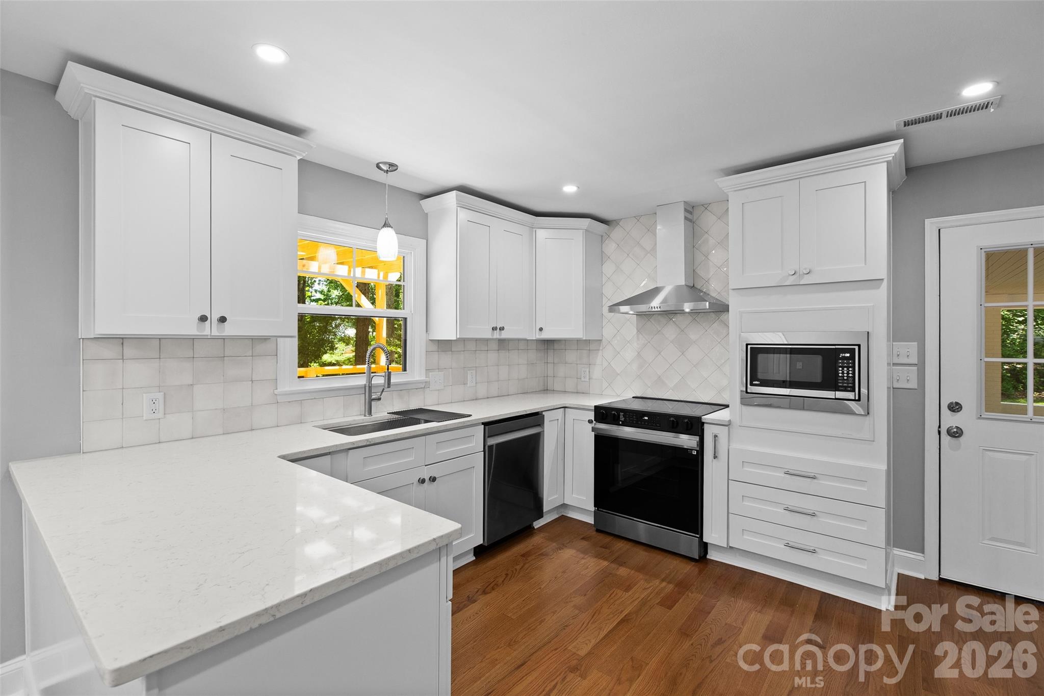 840 Marions Country Lane — Rural Hall