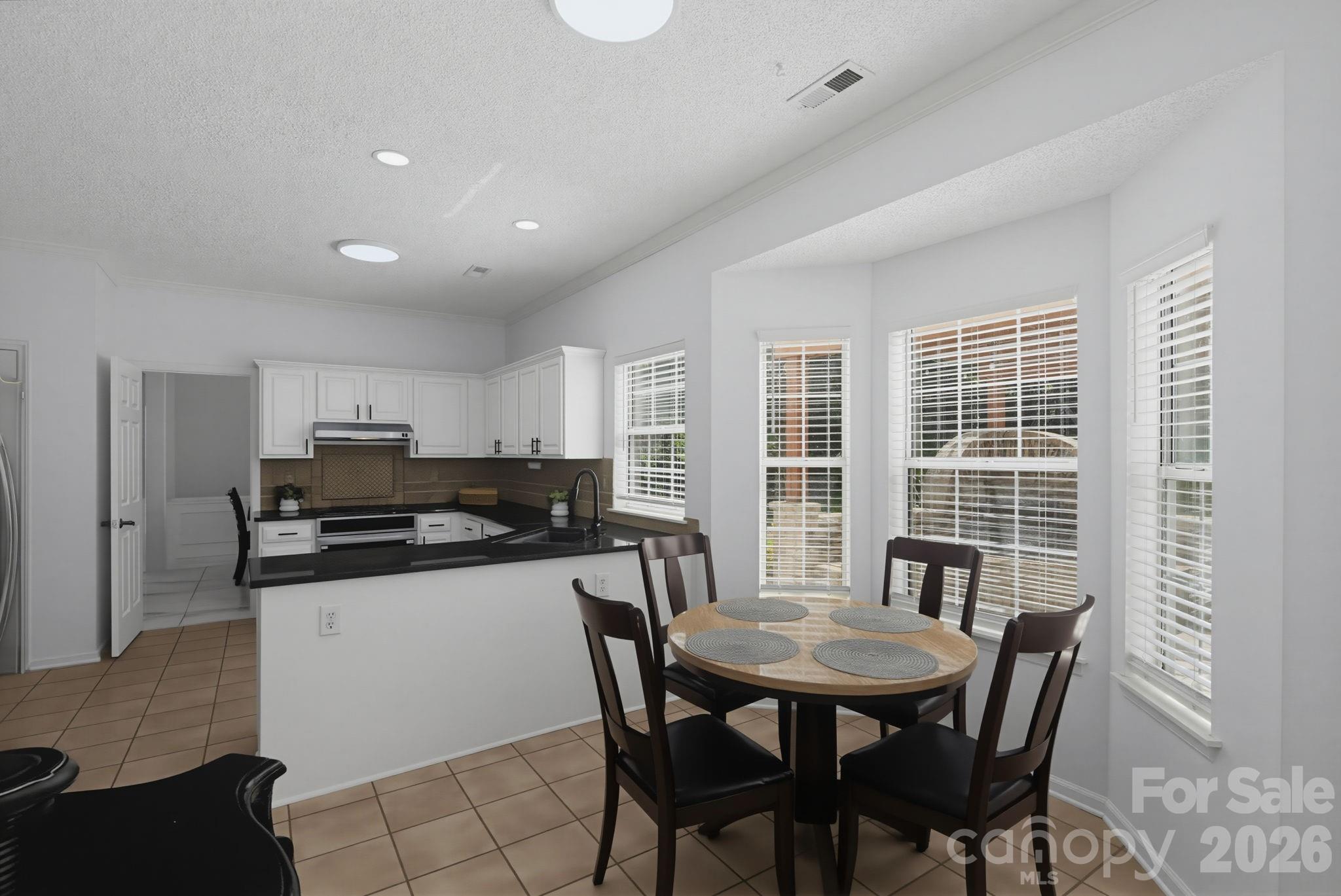 6813 Neuhoff Lane — Charlotte