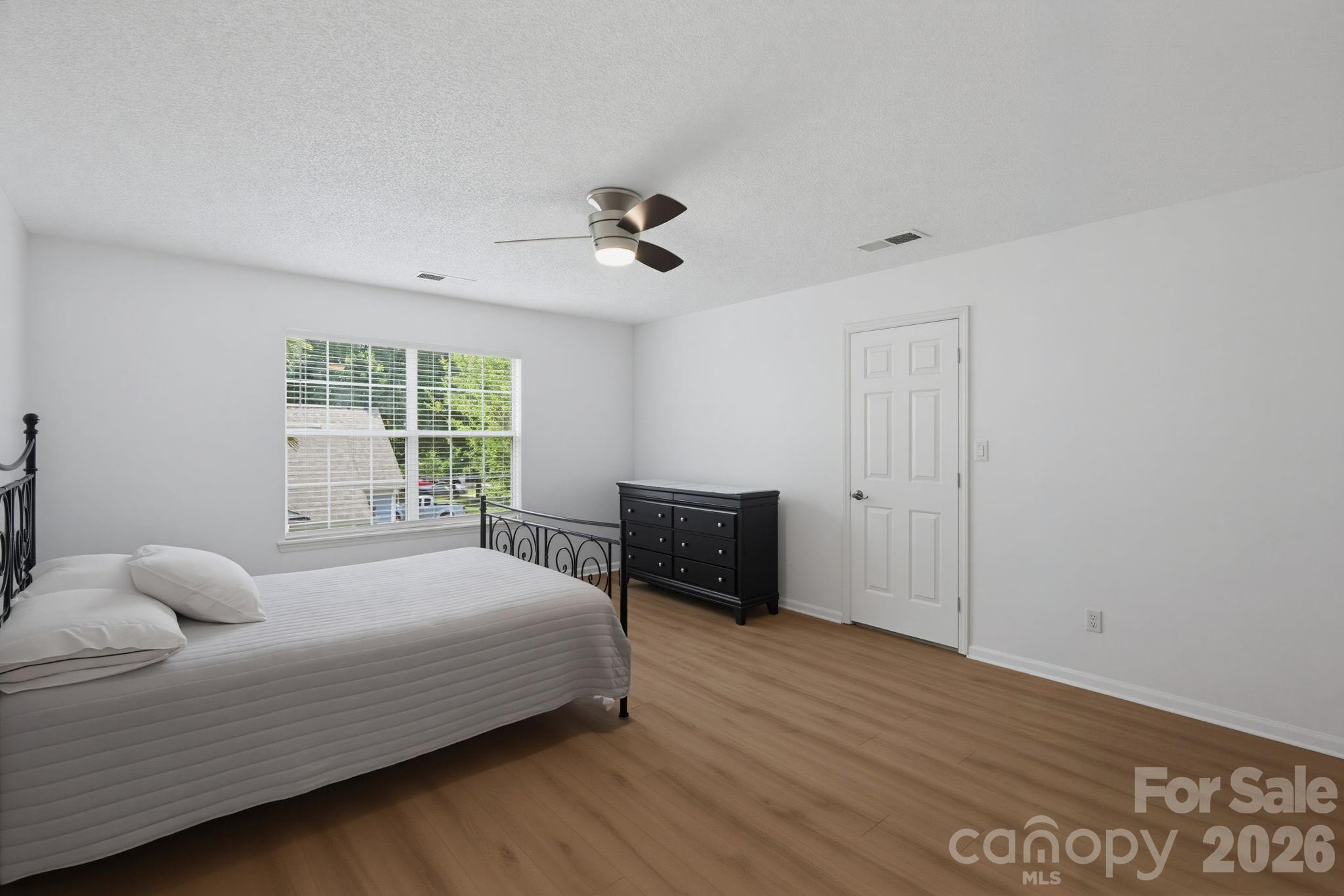 6813 Neuhoff Lane — Charlotte