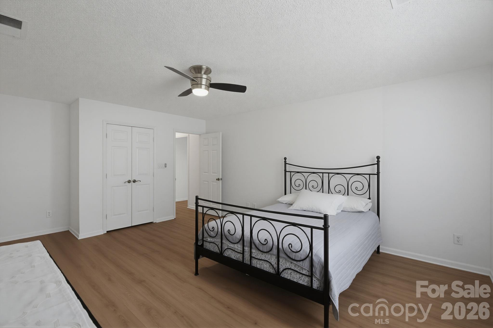 6813 Neuhoff Lane — Charlotte