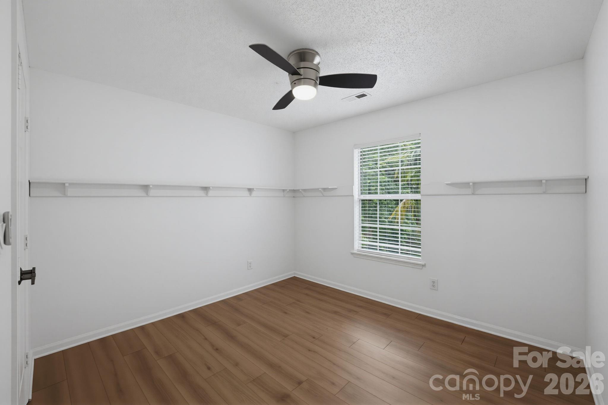 6813 Neuhoff Lane — Charlotte