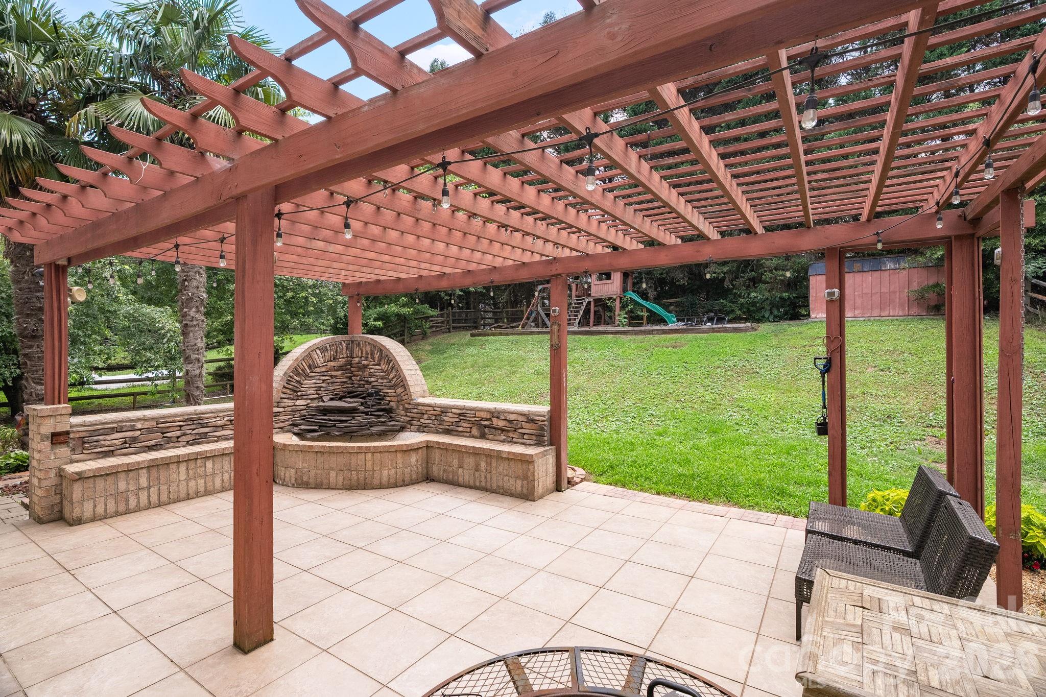 6813 Neuhoff Lane — Charlotte