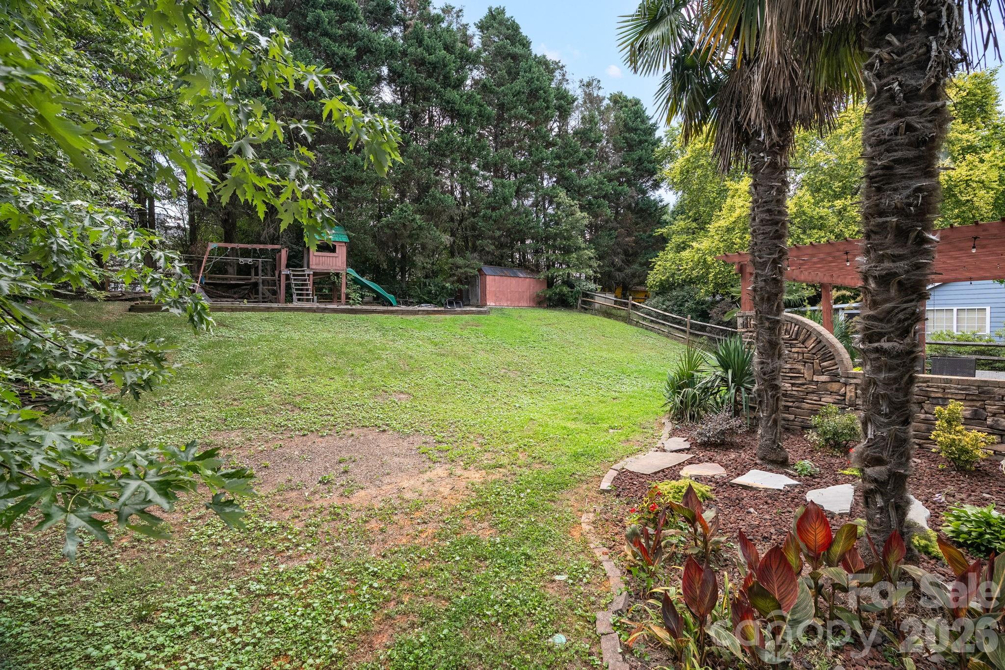 6813 Neuhoff Lane — Charlotte