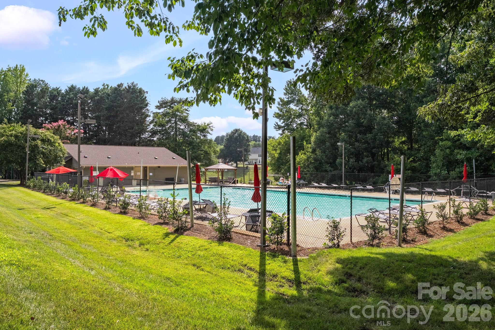 6813 Neuhoff Lane — Charlotte