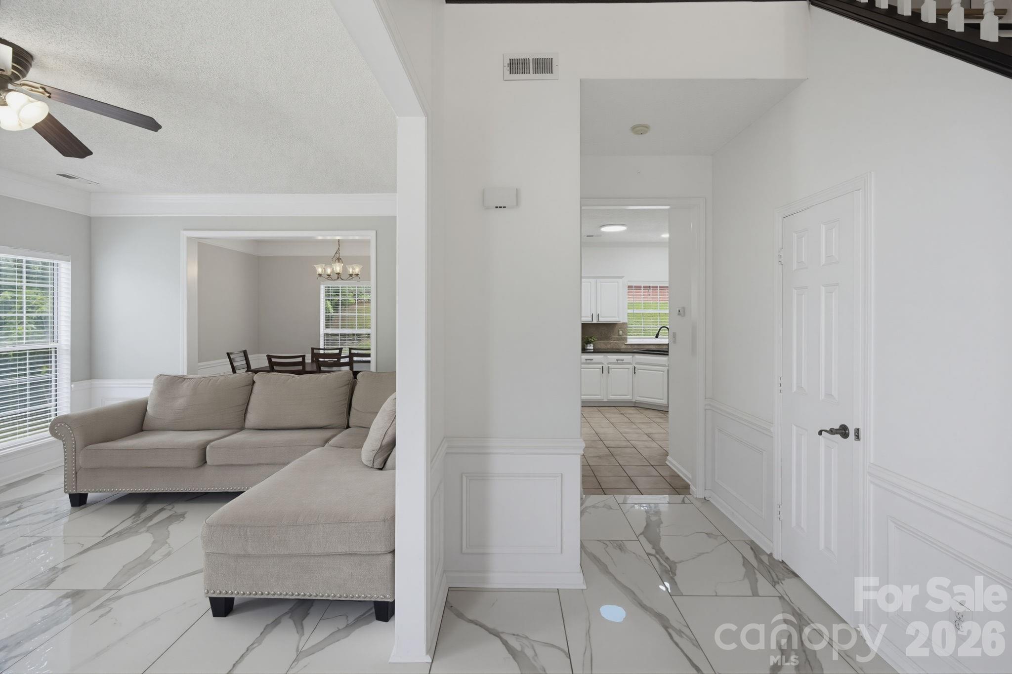 6813 Neuhoff Lane — Charlotte