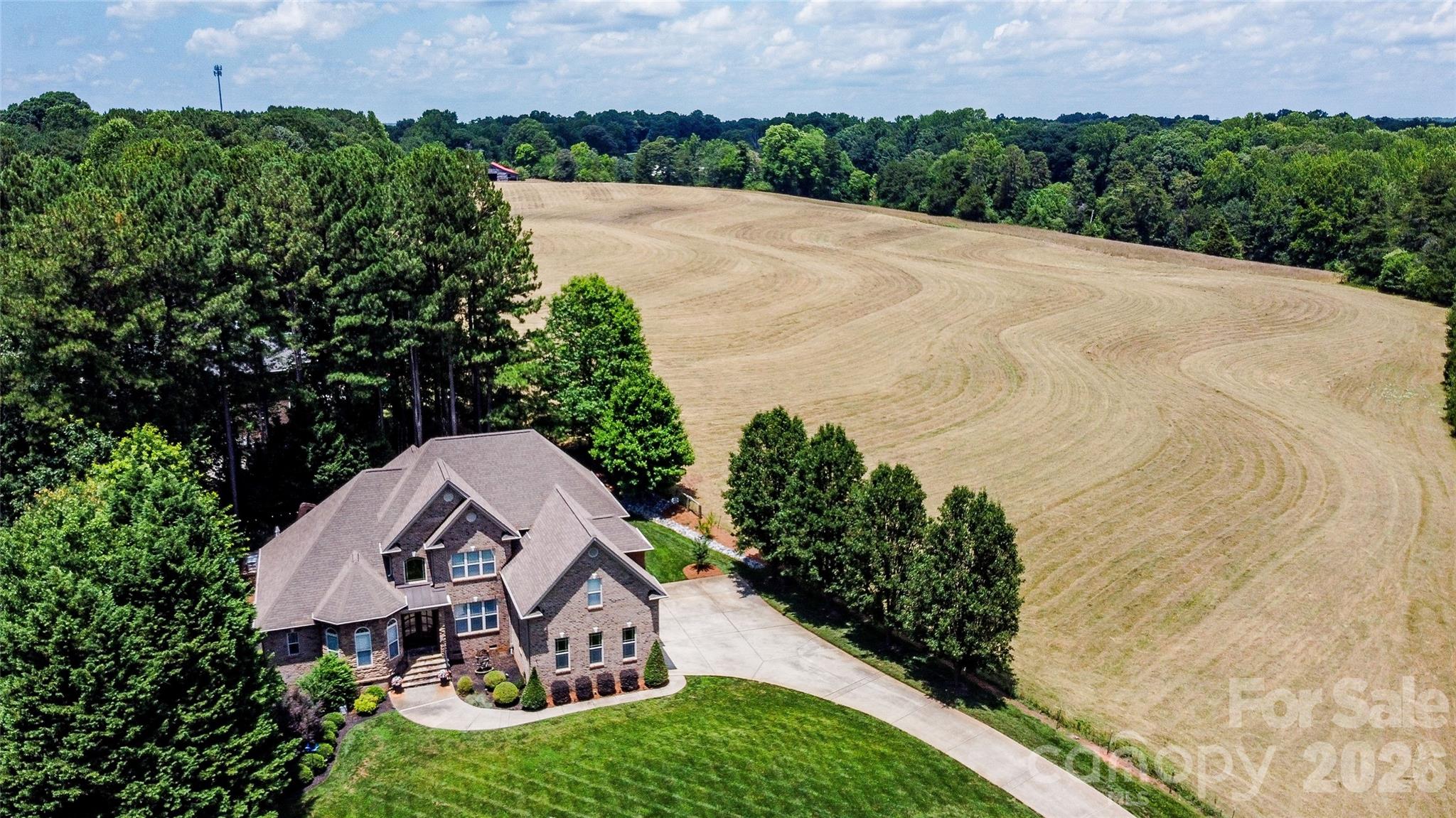 139 Waterbury Drive — Mooresville