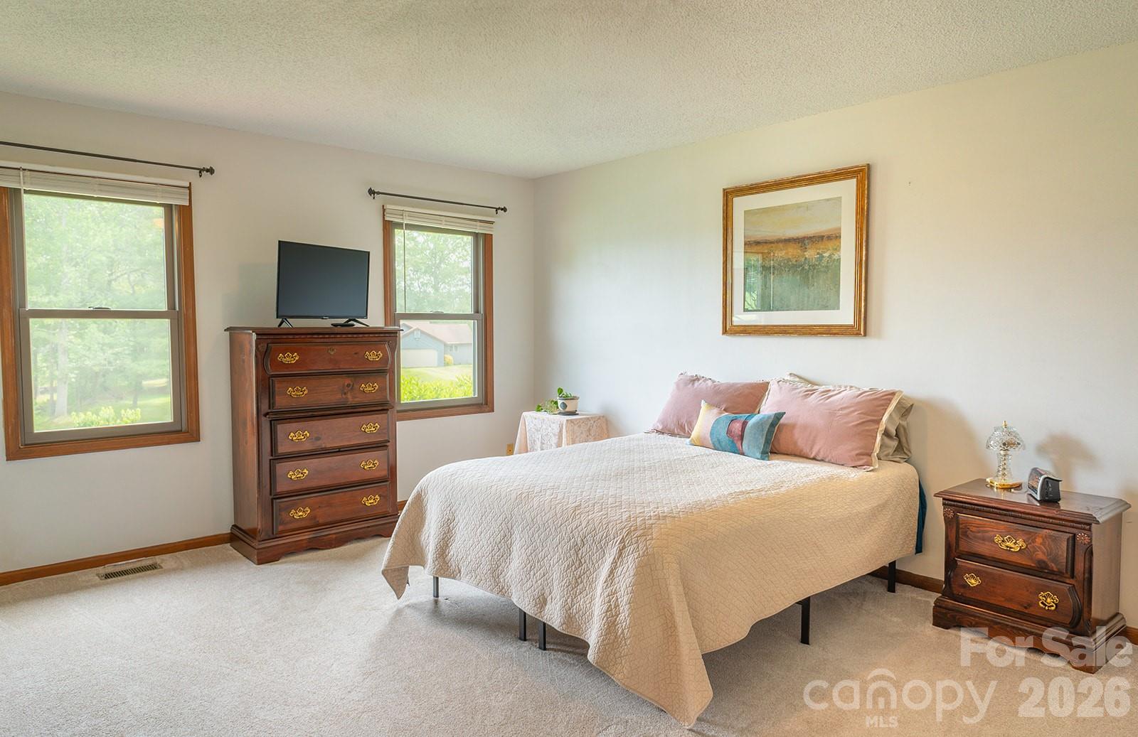 100 Forest Park Drive — Hendersonville