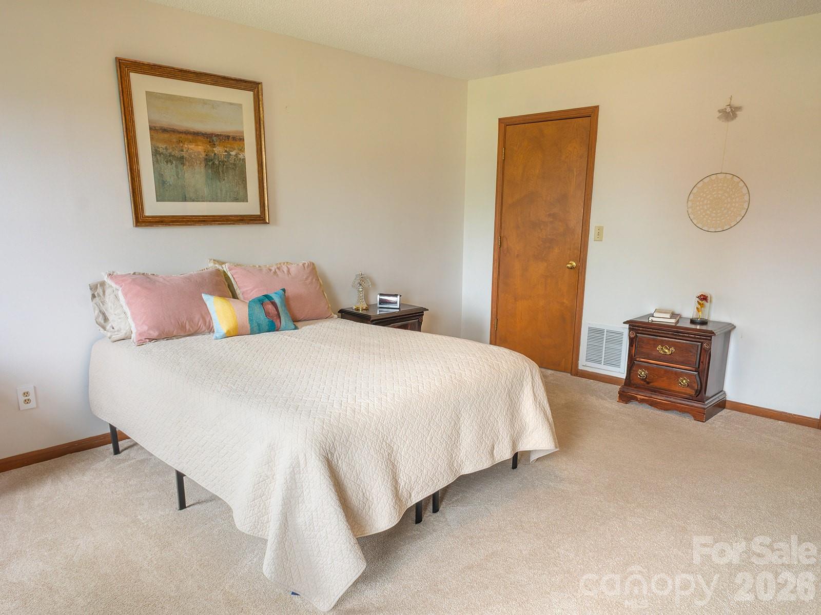 100 Forest Park Drive — Hendersonville