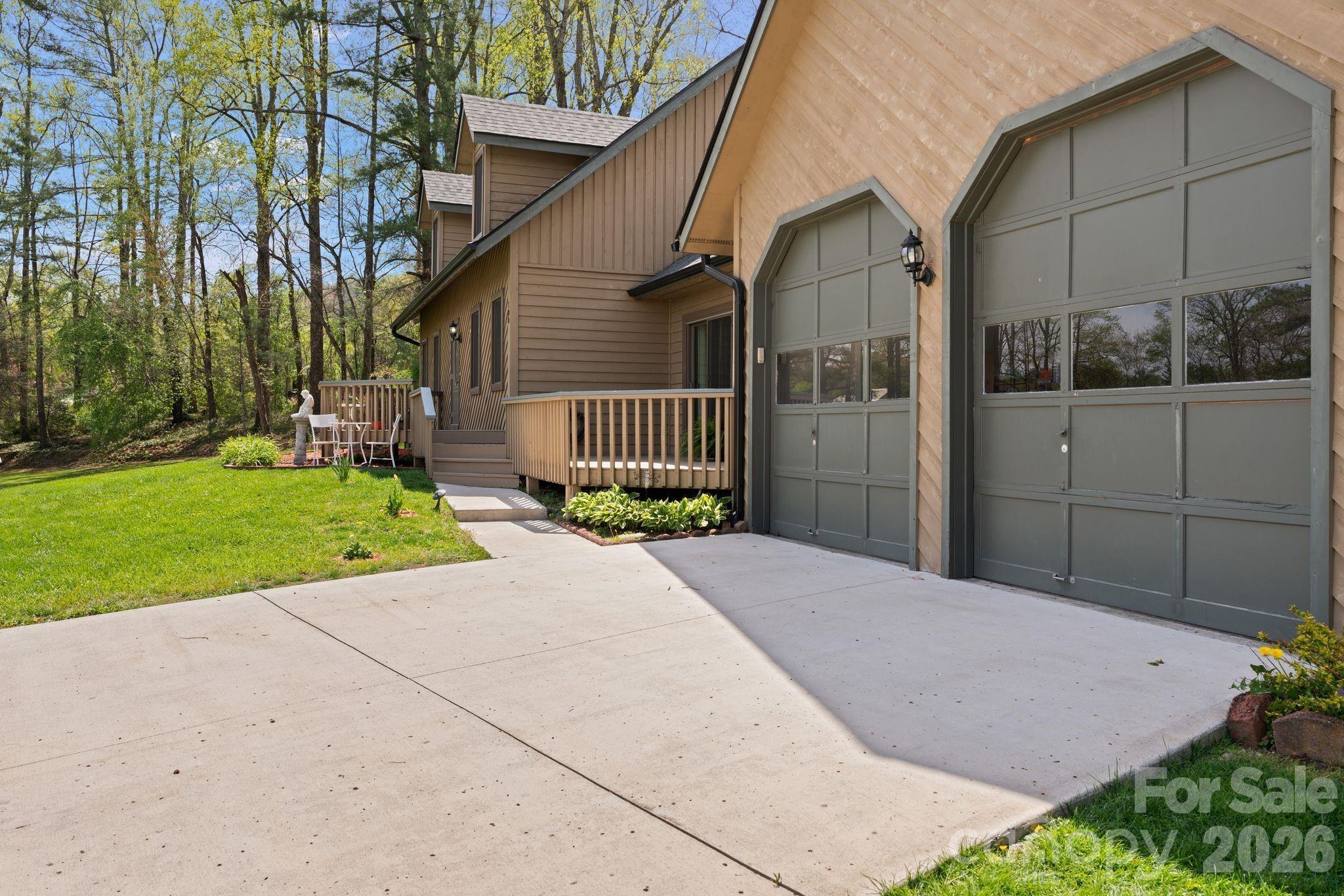 100 Forest Park Drive — Hendersonville
