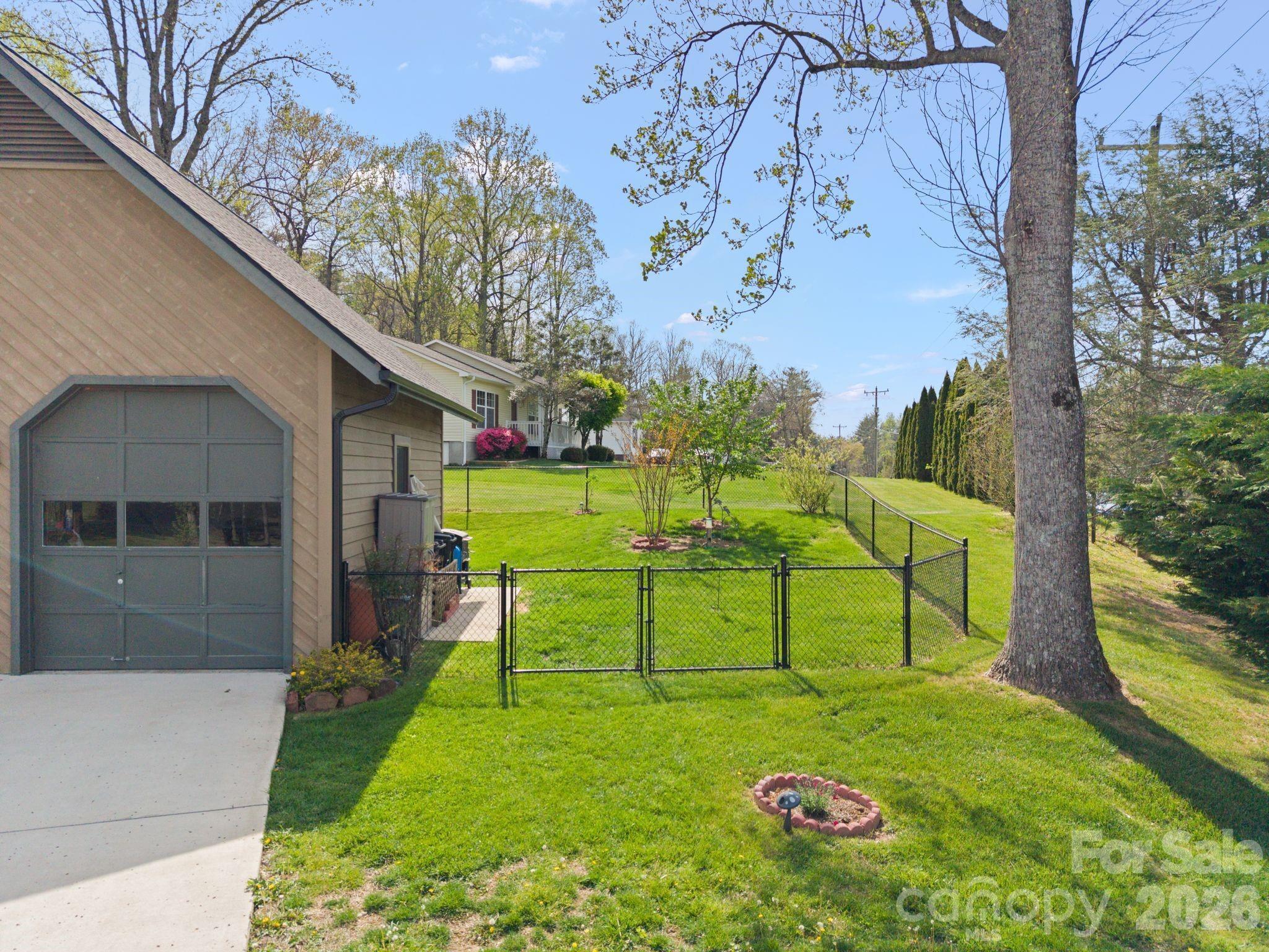 100 Forest Park Drive — Hendersonville