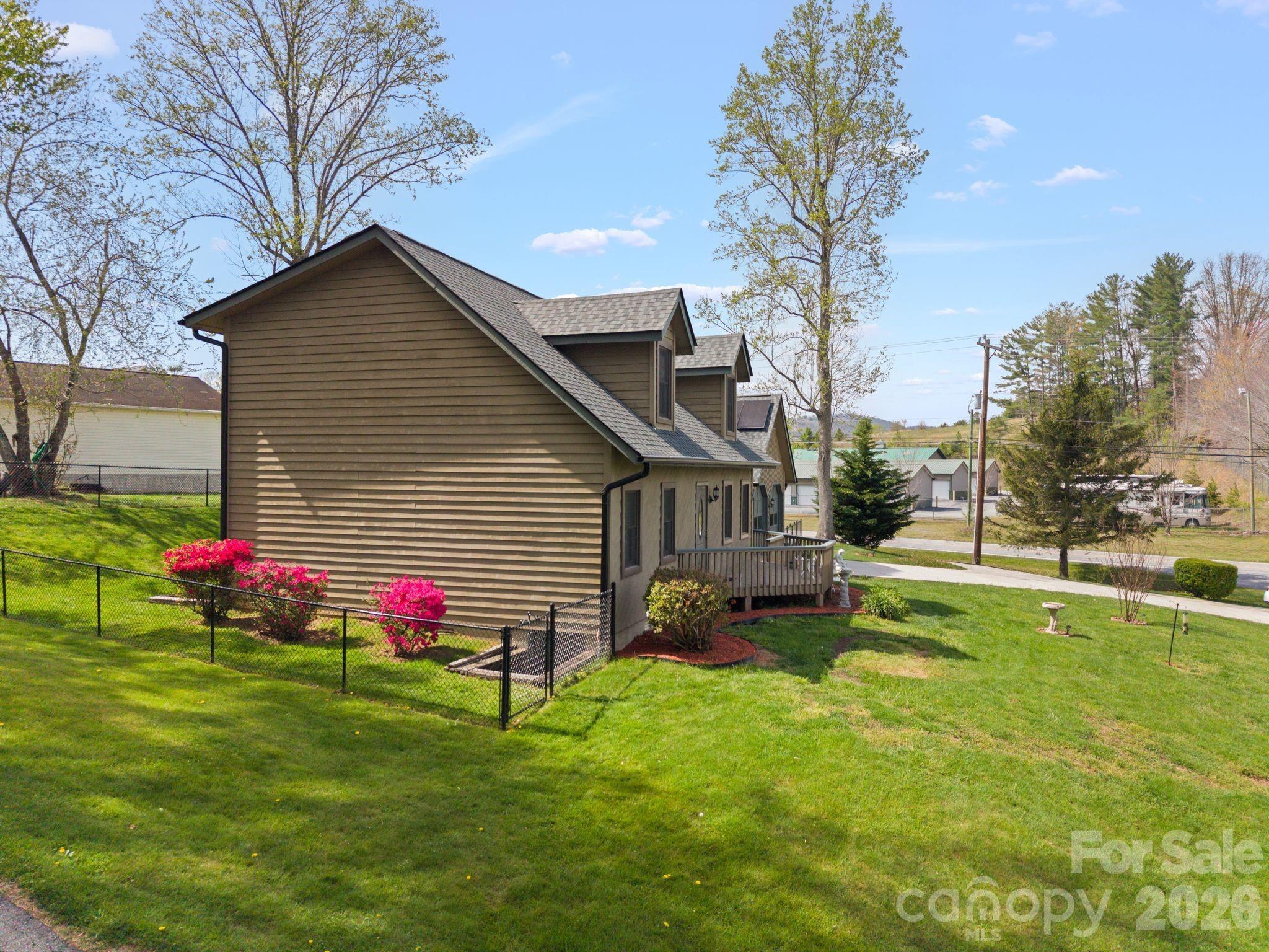 100 Forest Park Drive — Hendersonville