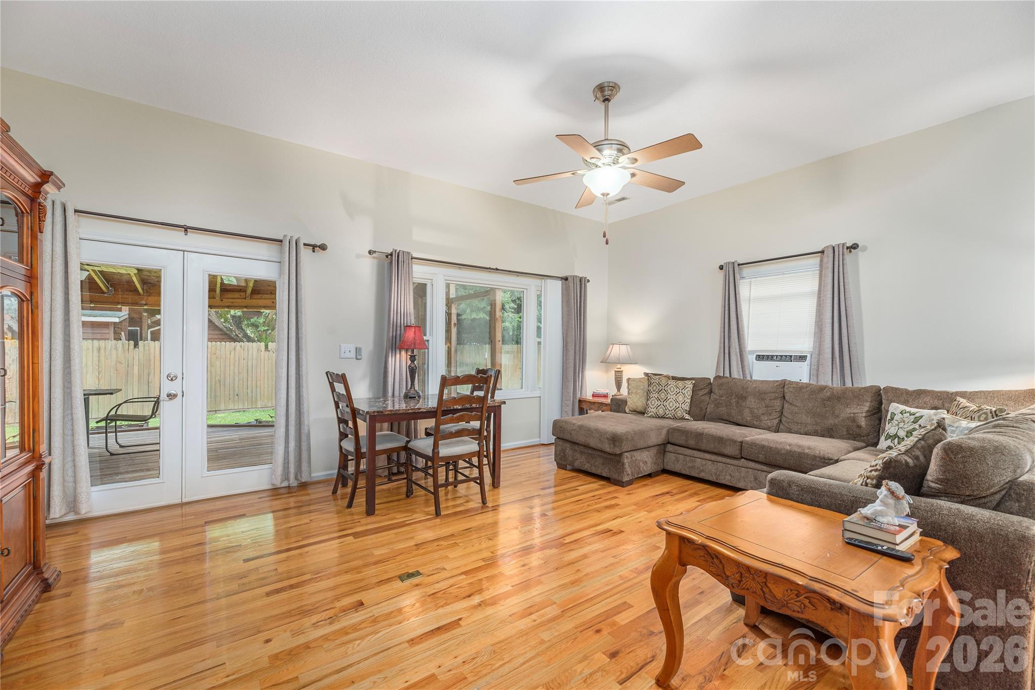 1075 Moody Farm Road — Maggie Valley