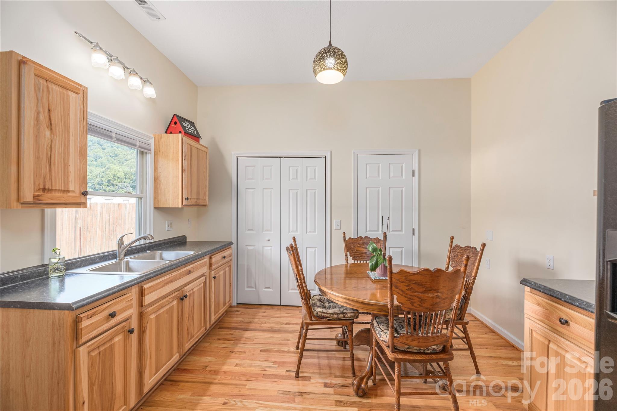1075 Moody Farm Road — Maggie Valley