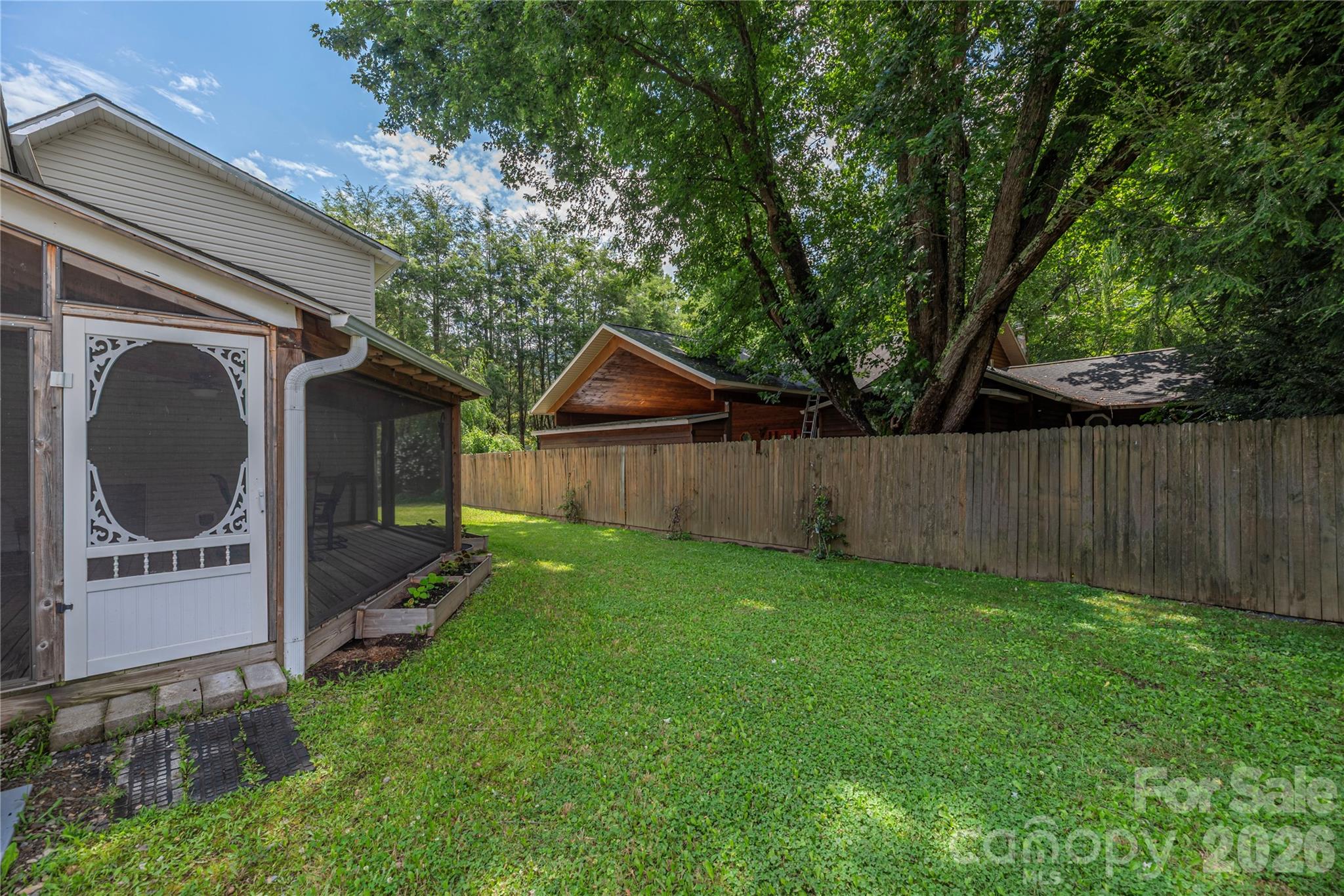 1075 Moody Farm Road — Maggie Valley