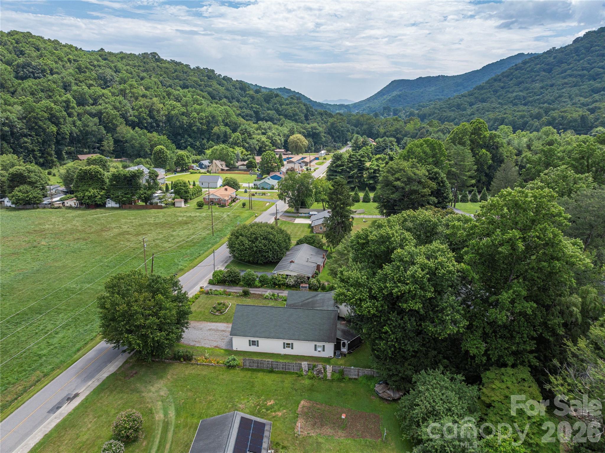 1075 Moody Farm Road — Maggie Valley