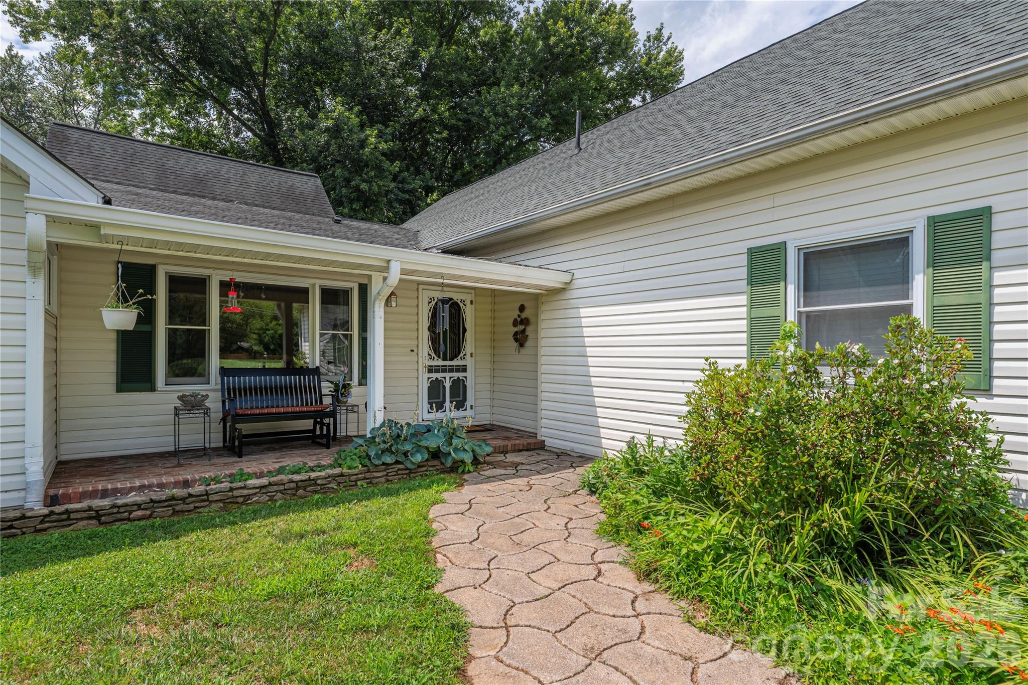 1075 Moody Farm Road — Maggie Valley