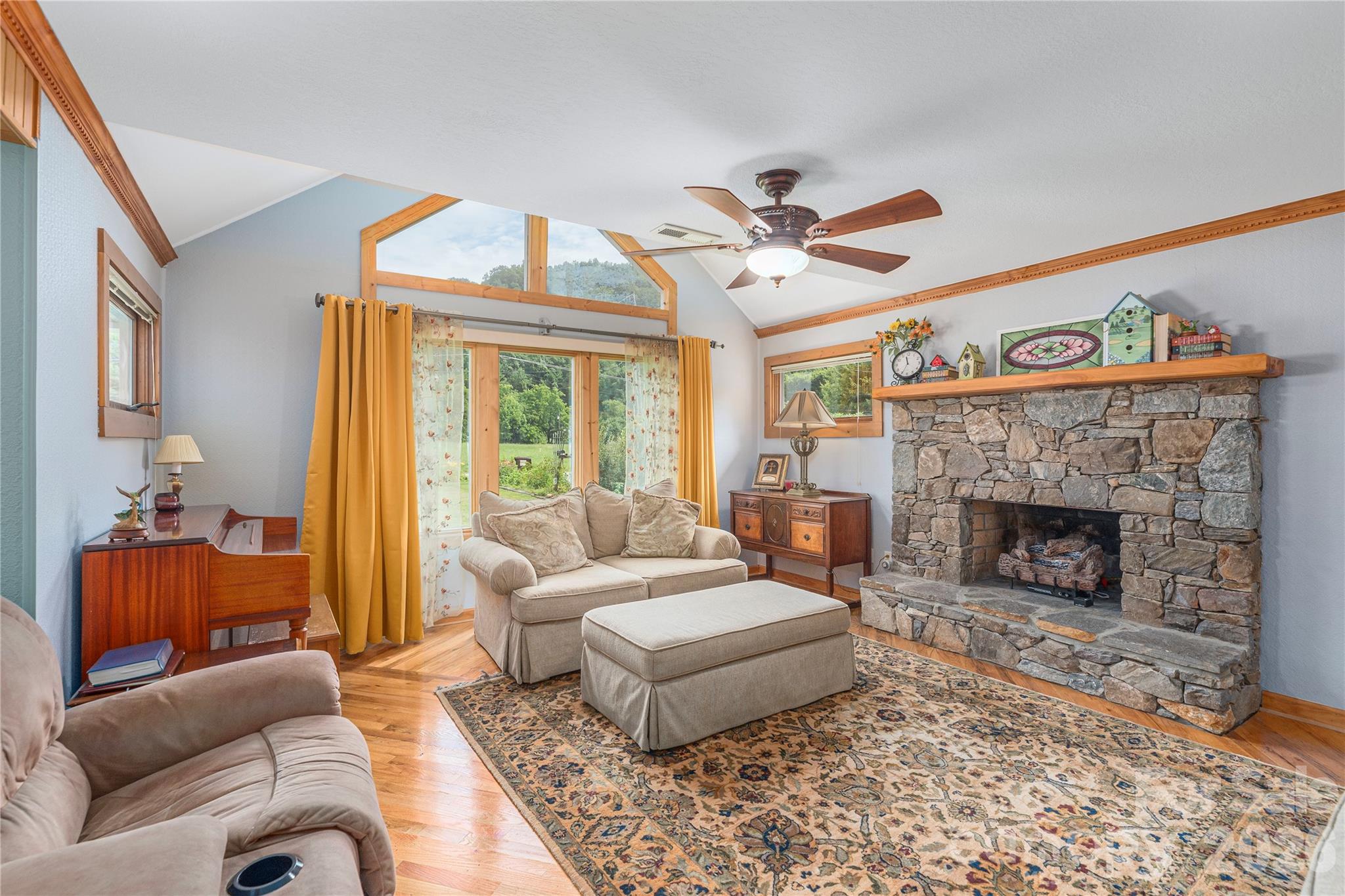 1075 Moody Farm Road — Maggie Valley